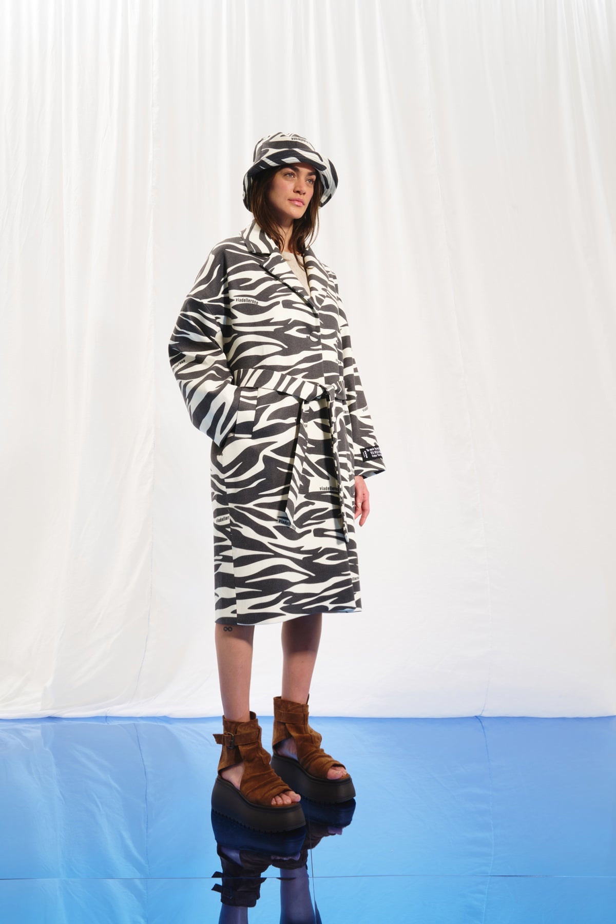 Black/off White Hat Joe3