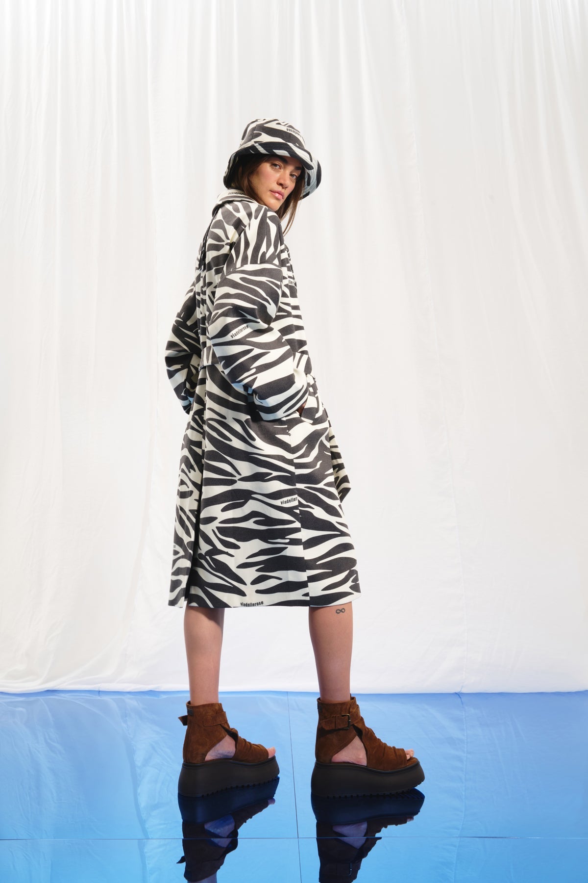 Black/off White Hat Joe3