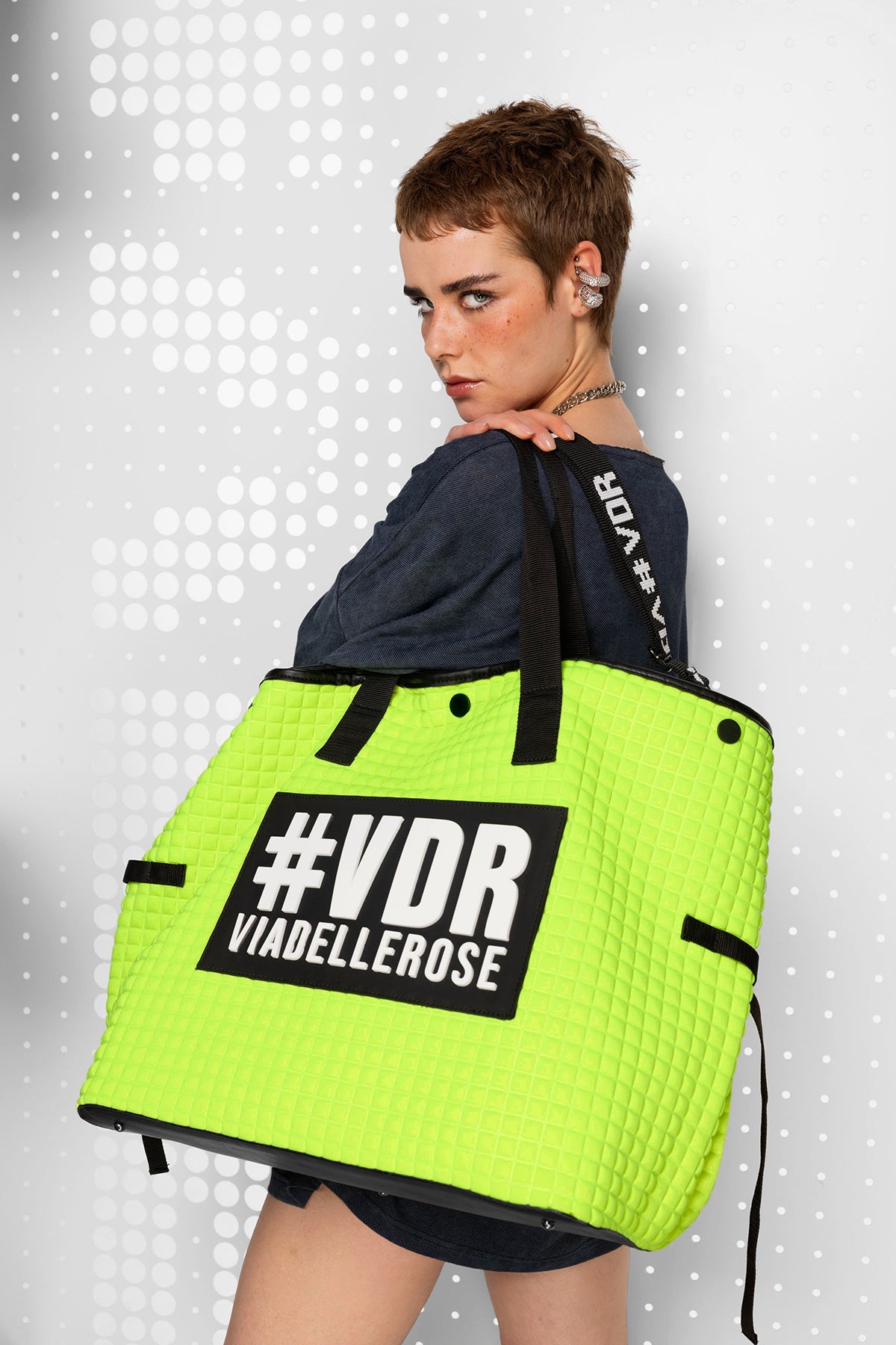 Giallo Neon Bag Monument3