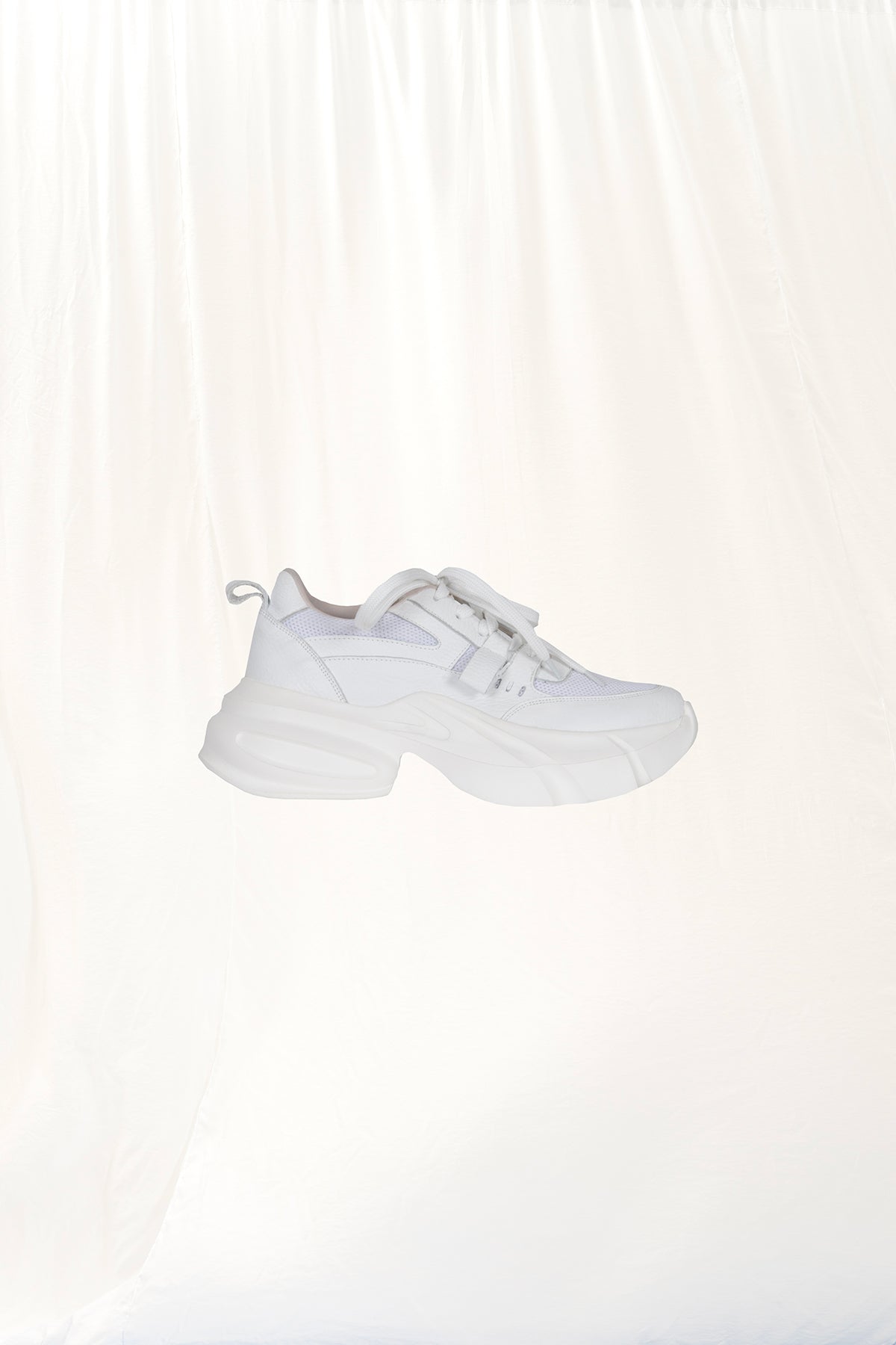 White Chunky Sole Sneakers Schiuma