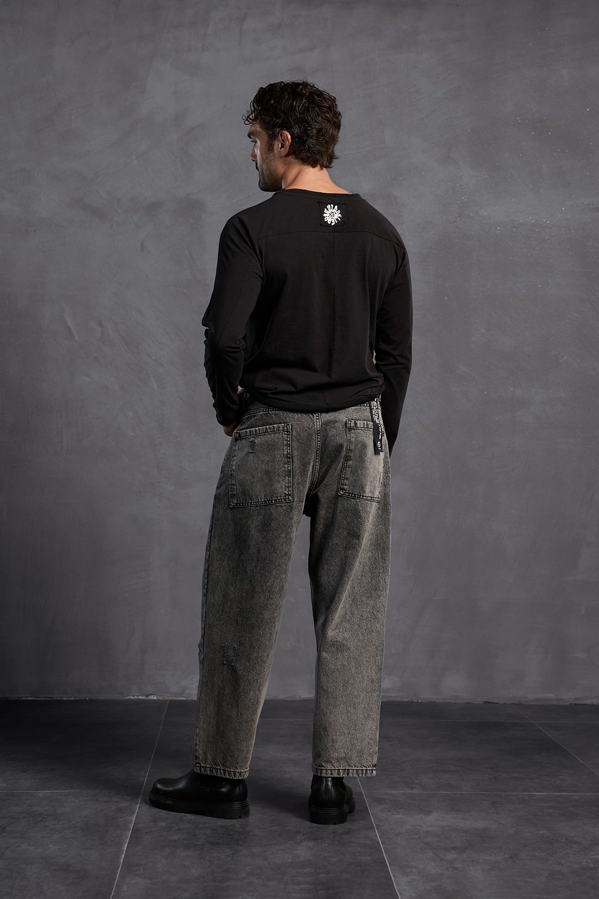 Black Front Text Crew Neck T-shirt 10011