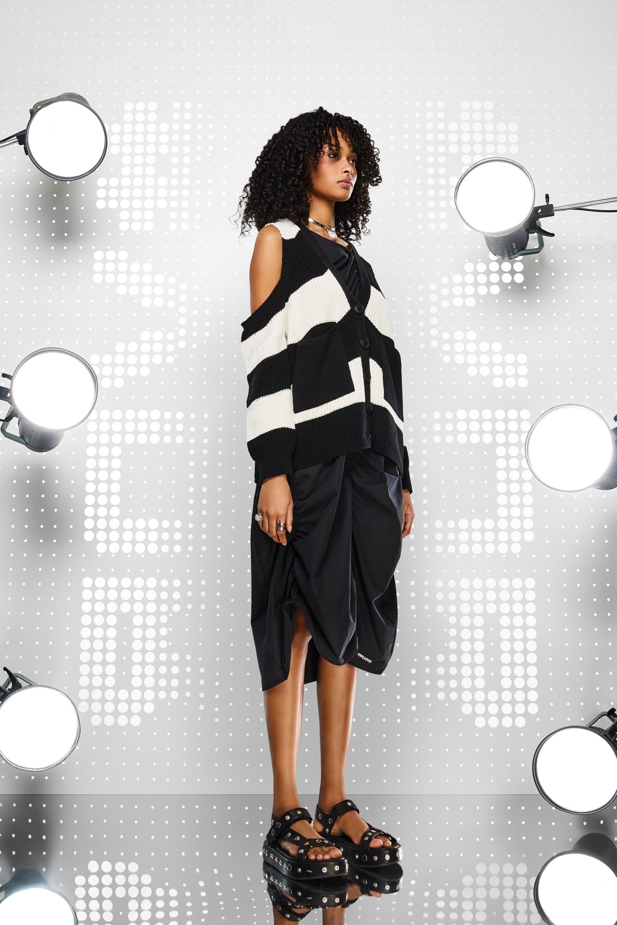 Nero Off White Cardigan 15057