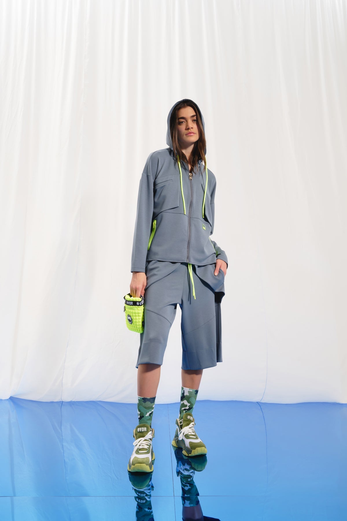 Grey Zip-up Sweatshirt 17144