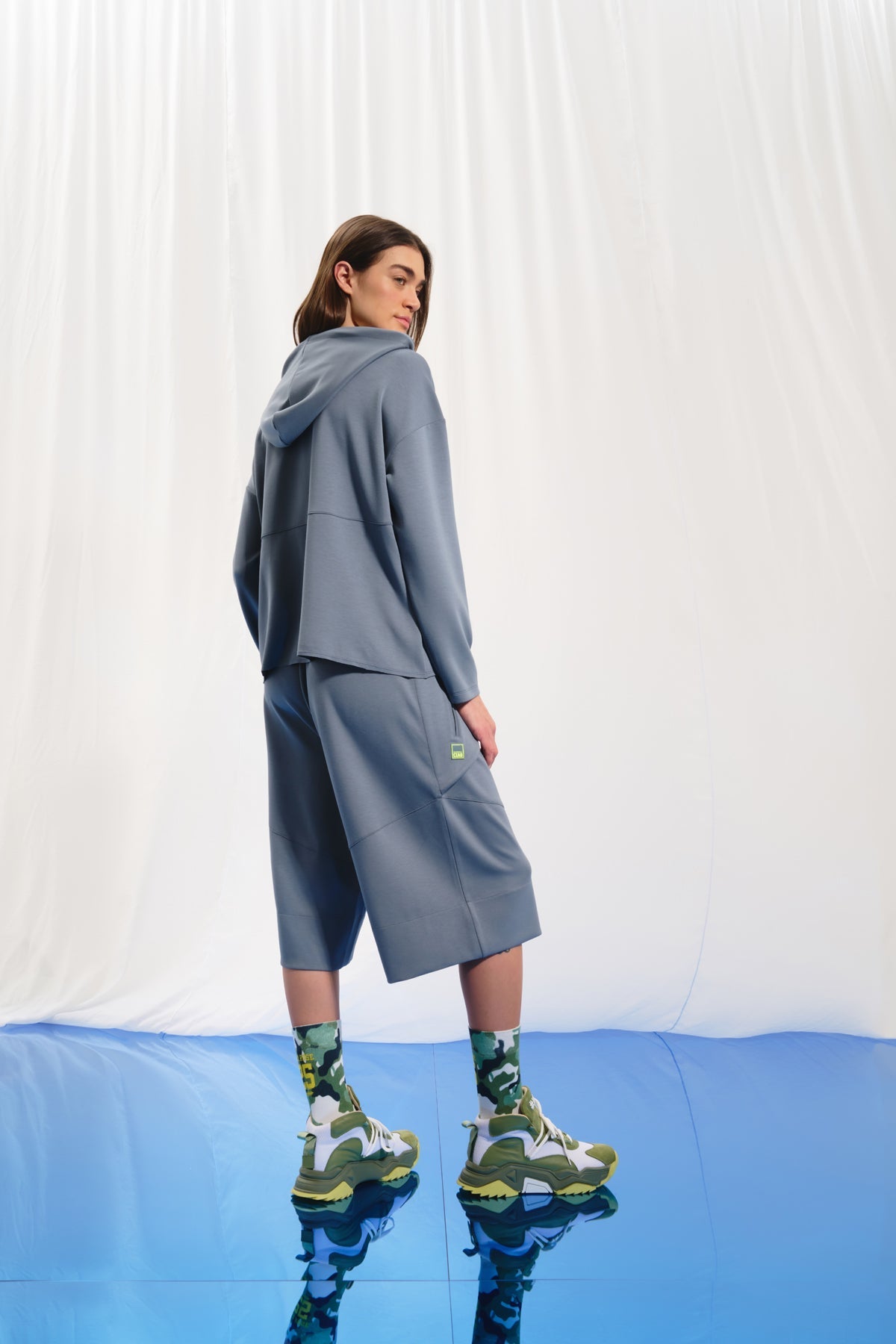 Grey Zip-up Sweatshirt 17144