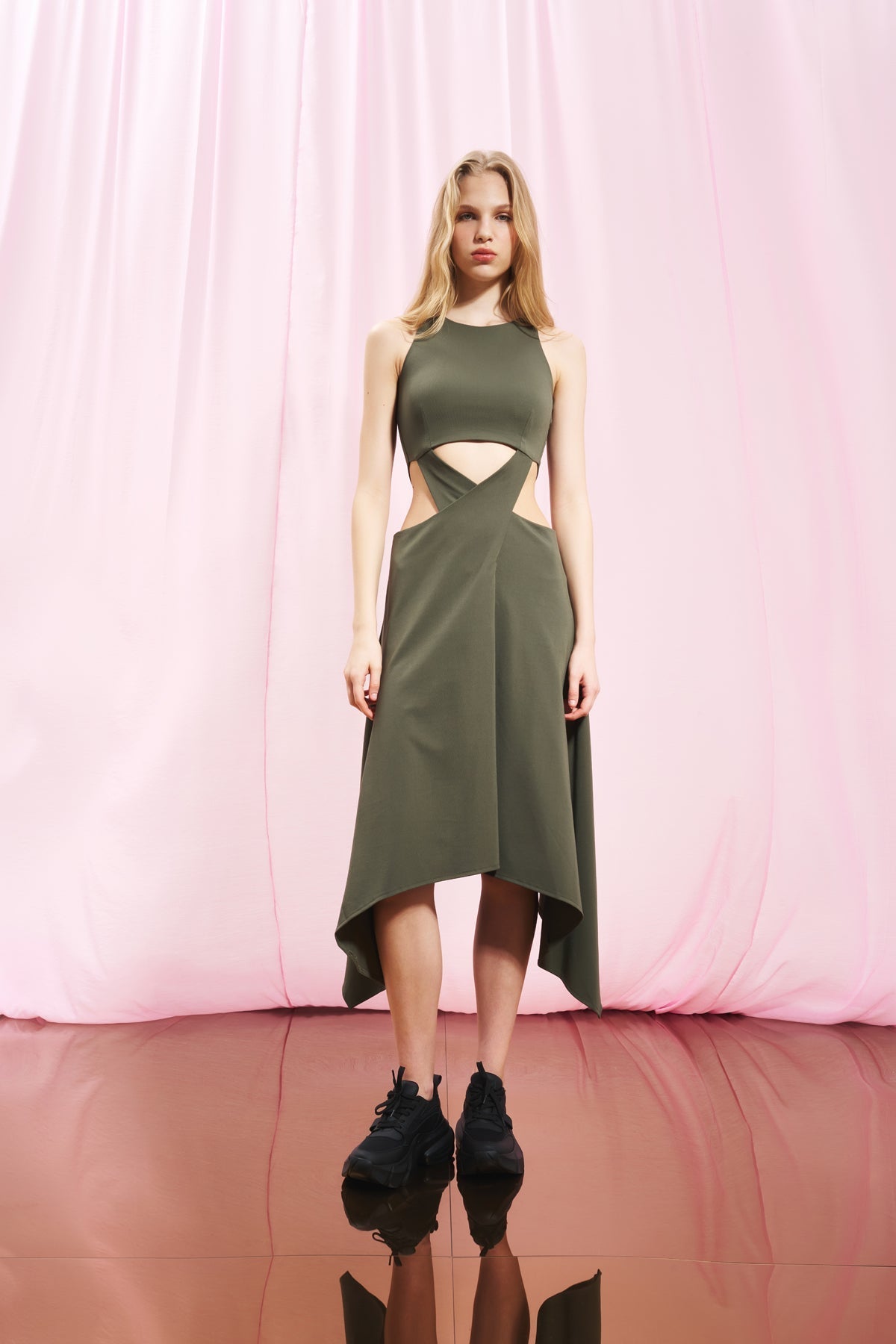 khaki cut out dress Cut-out Midi 17276 photography props LCD2501 SELF Sexy Cream Dress - Mini dress Size:38 Short Jacket+32 Waist Adjust 28to34)(Height: 5 4 to5 7 )(Neck  15-16.5)S-M)