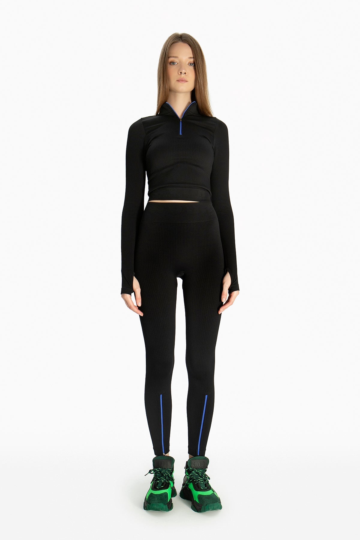 Nero Crop Top 10401