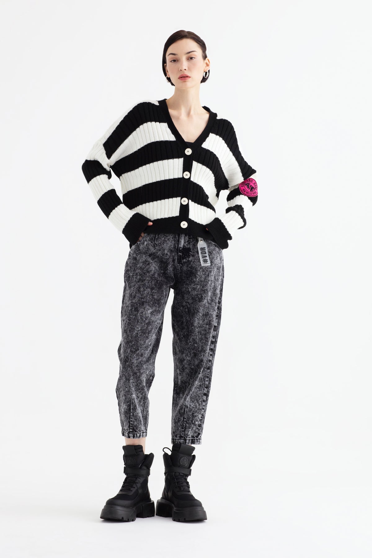 Nero Off White Cardigan 12104