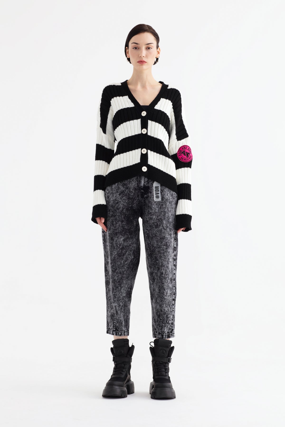 Nero Off White Cardigan 12104