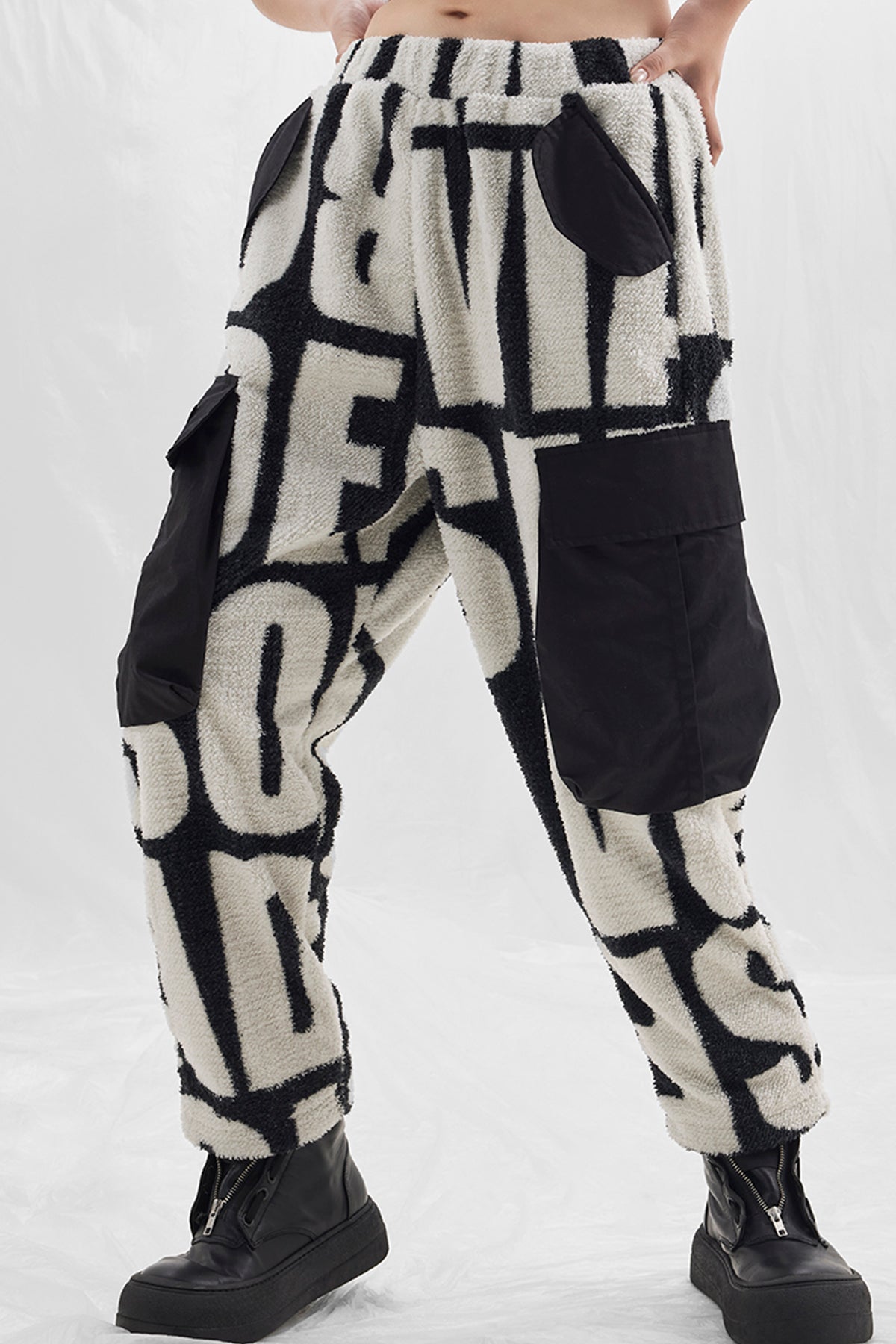 Nero Off White Pants 14069