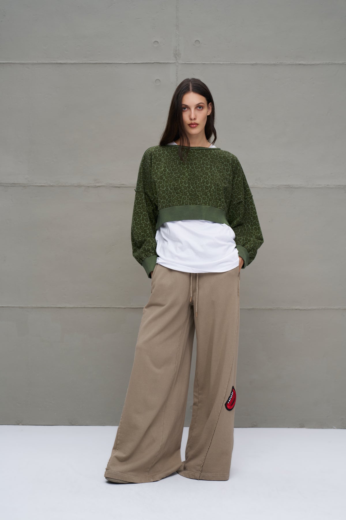 Green Sweatshirt 18013