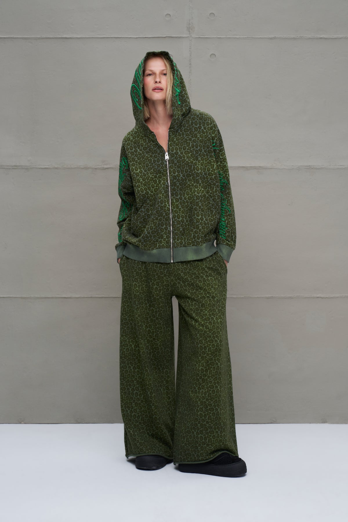 Green Leopard Print Oversized Trousers 18014