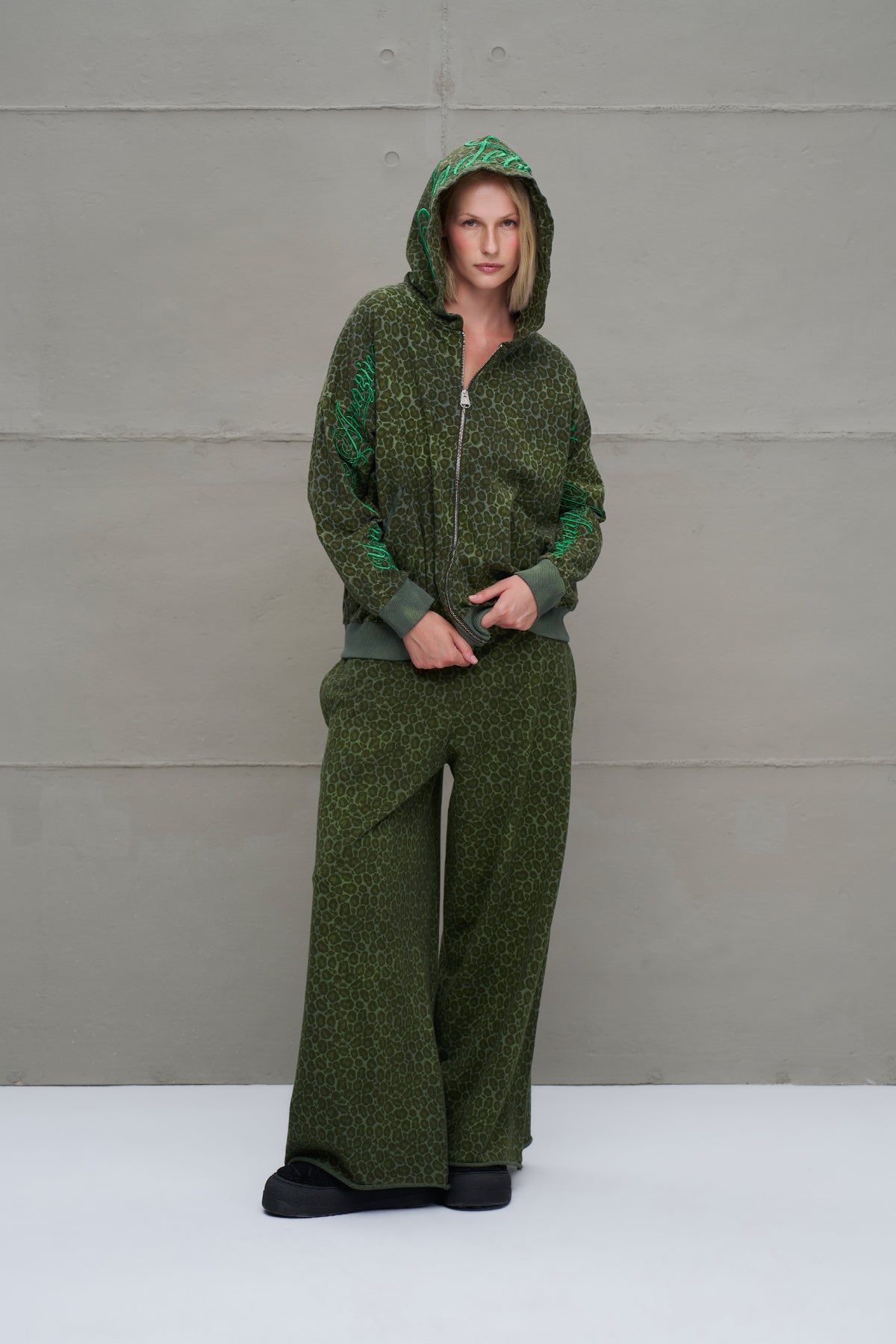 Green Leopard Print Oversized Trousers 18014
