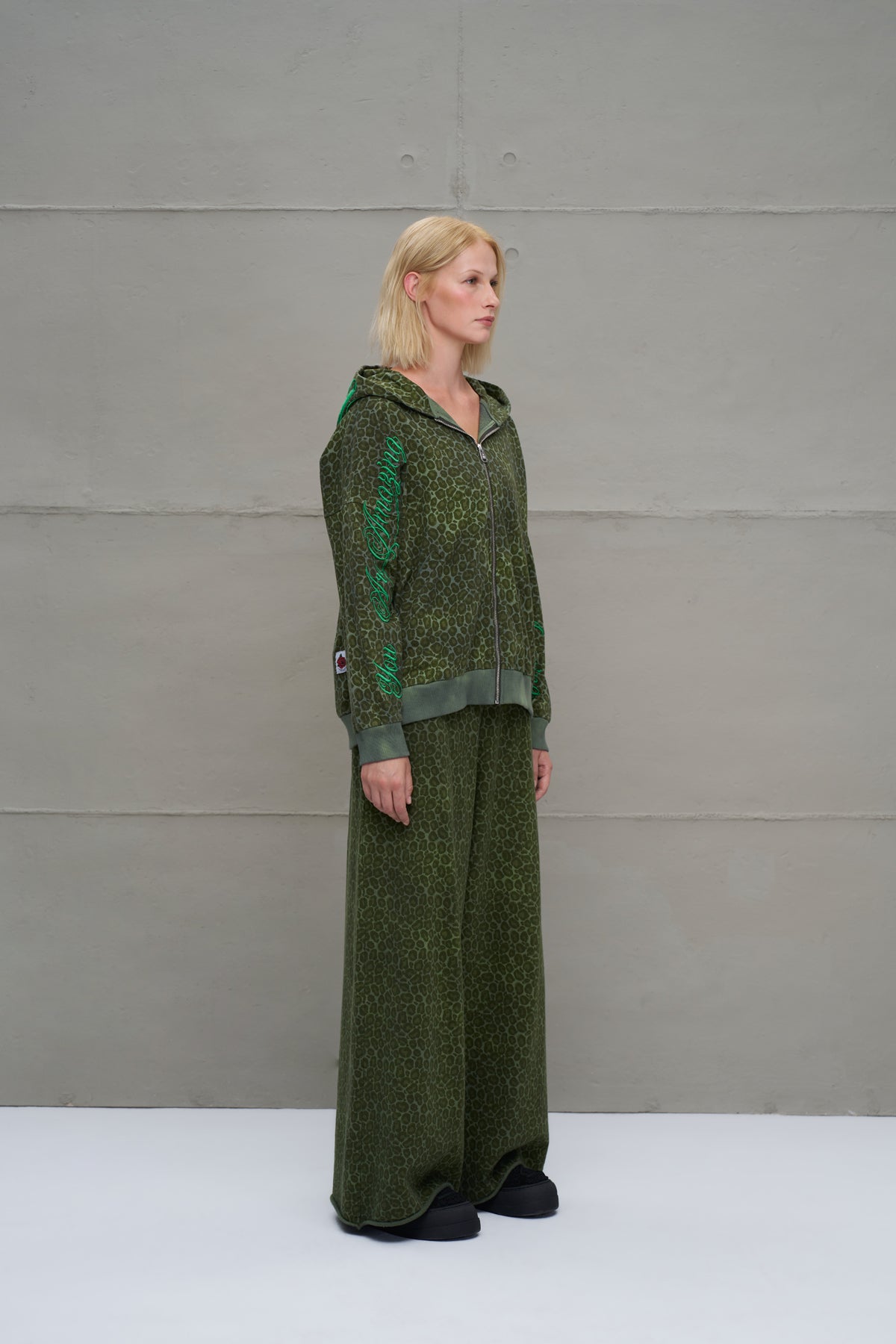 Green Trousers 18014