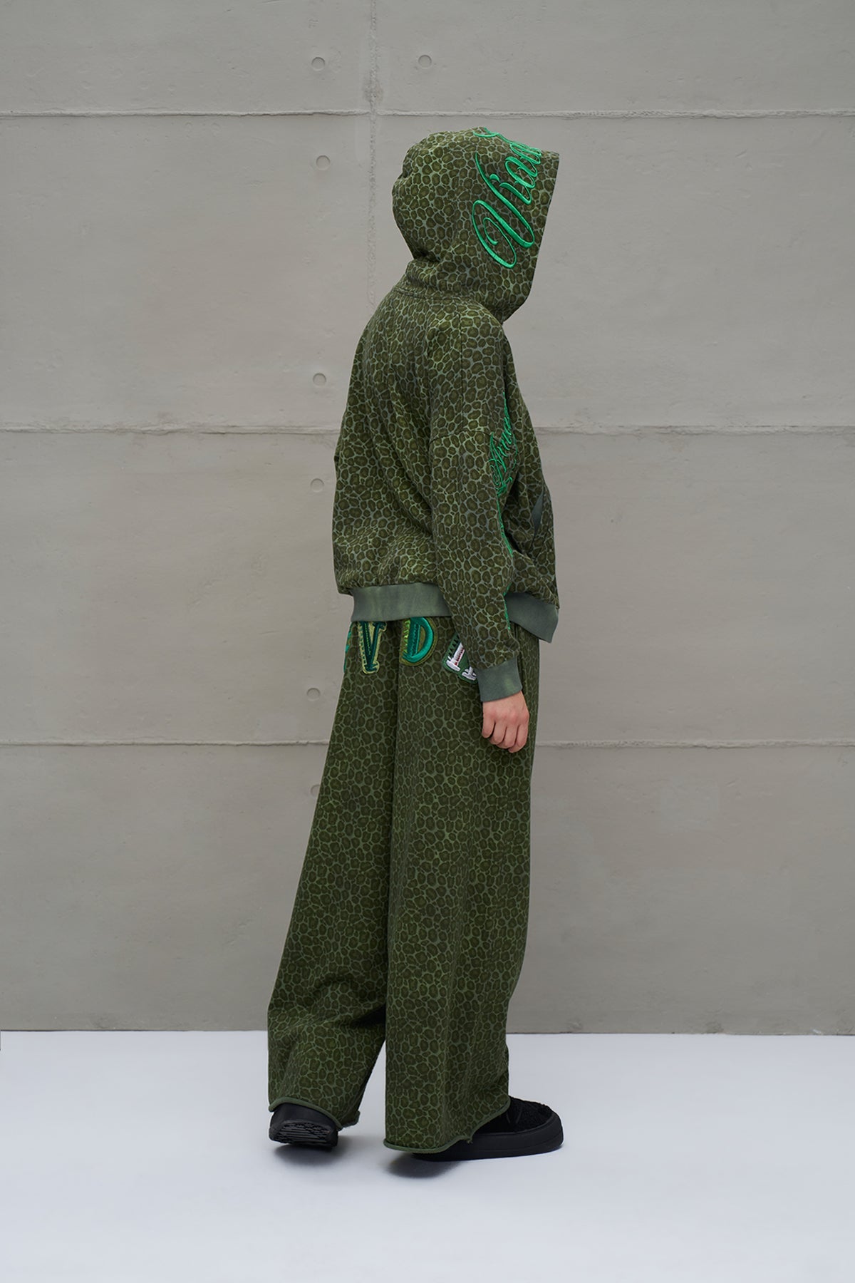 Green Slogan Oversized Sweatshirt 18016