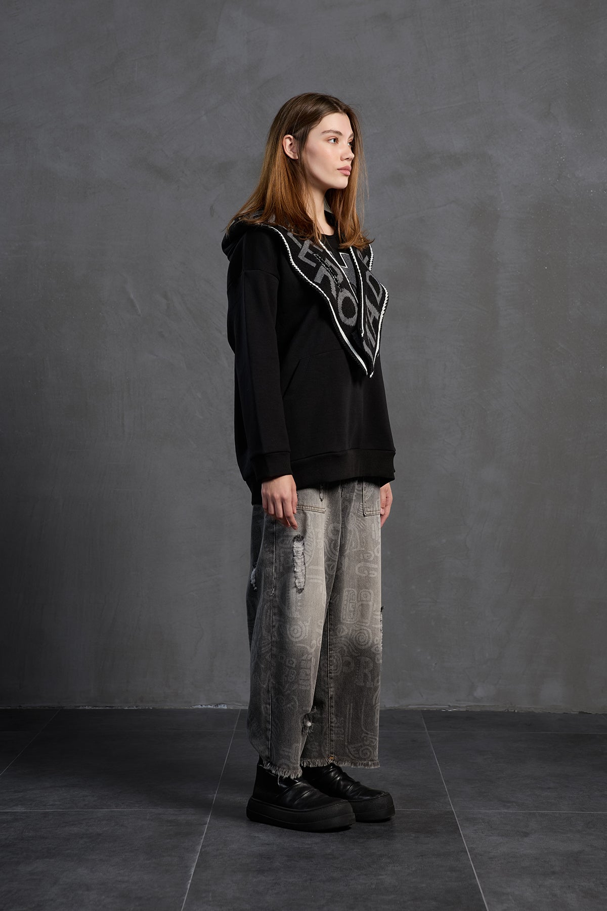 Black Hooded Sweatshirt 18023