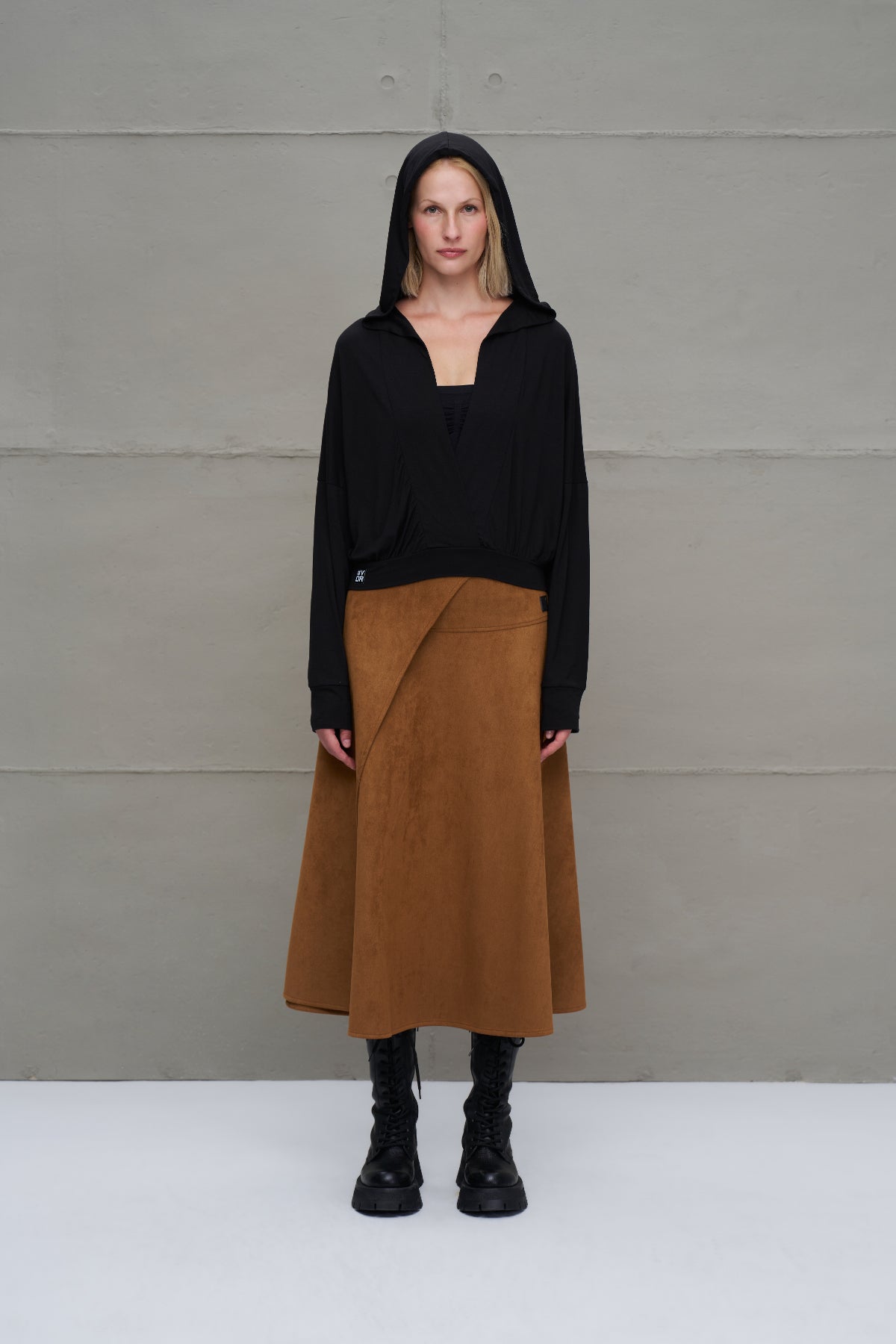 Black Cropped Hooded Blouse 18031