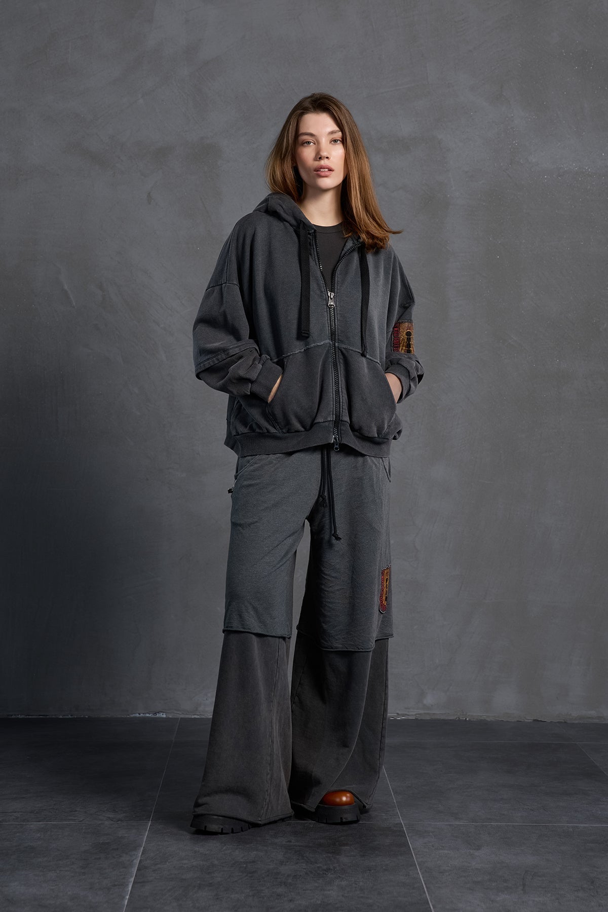 Black Zip-up Oversized Sweatshirt 18038