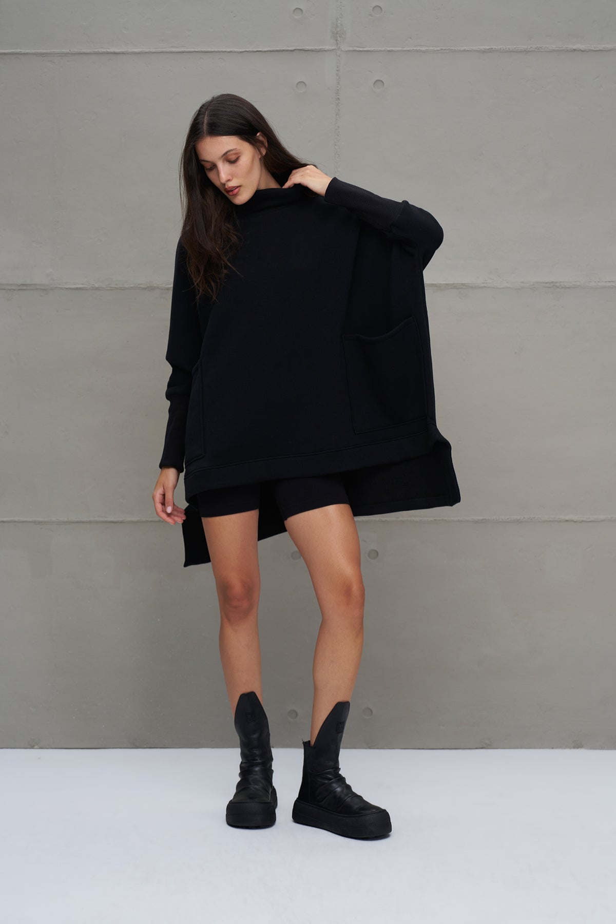 Black Turtleneck Oversized Sweatshirt 18045