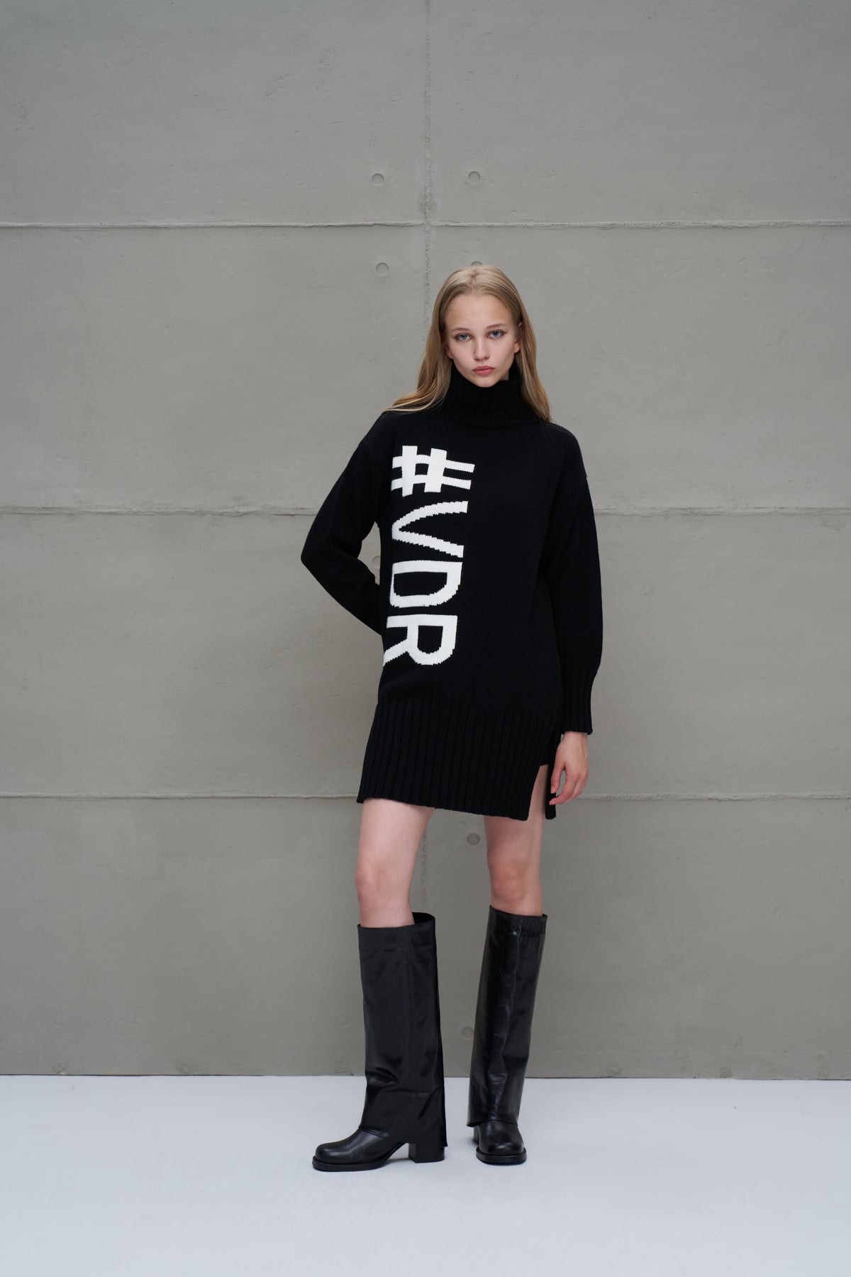 Black Off White Knit Dress 18065