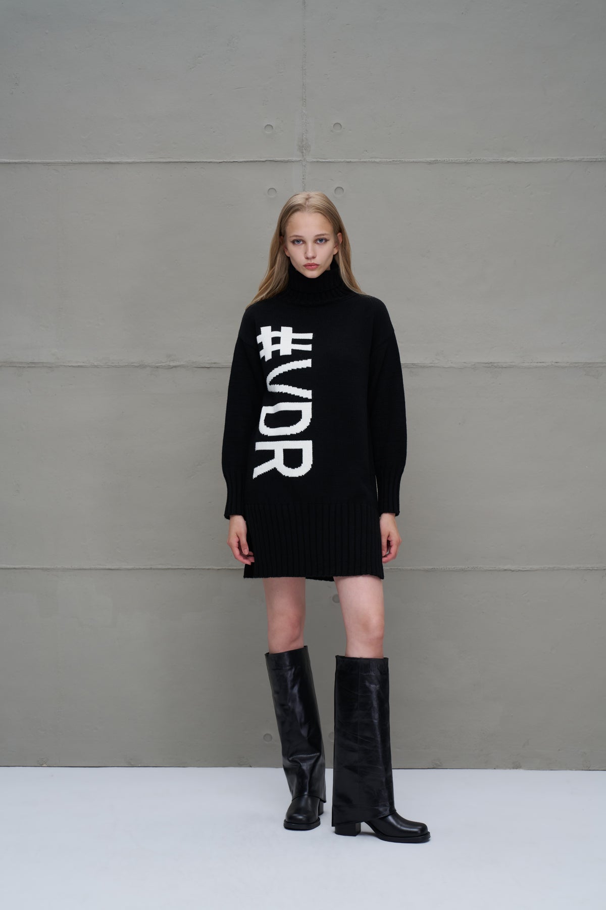 Black Off White Knit Dress 18065