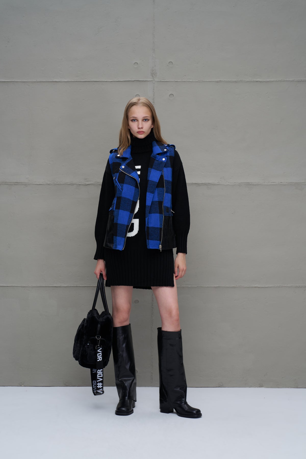 Black Off White Knit Dress 18065