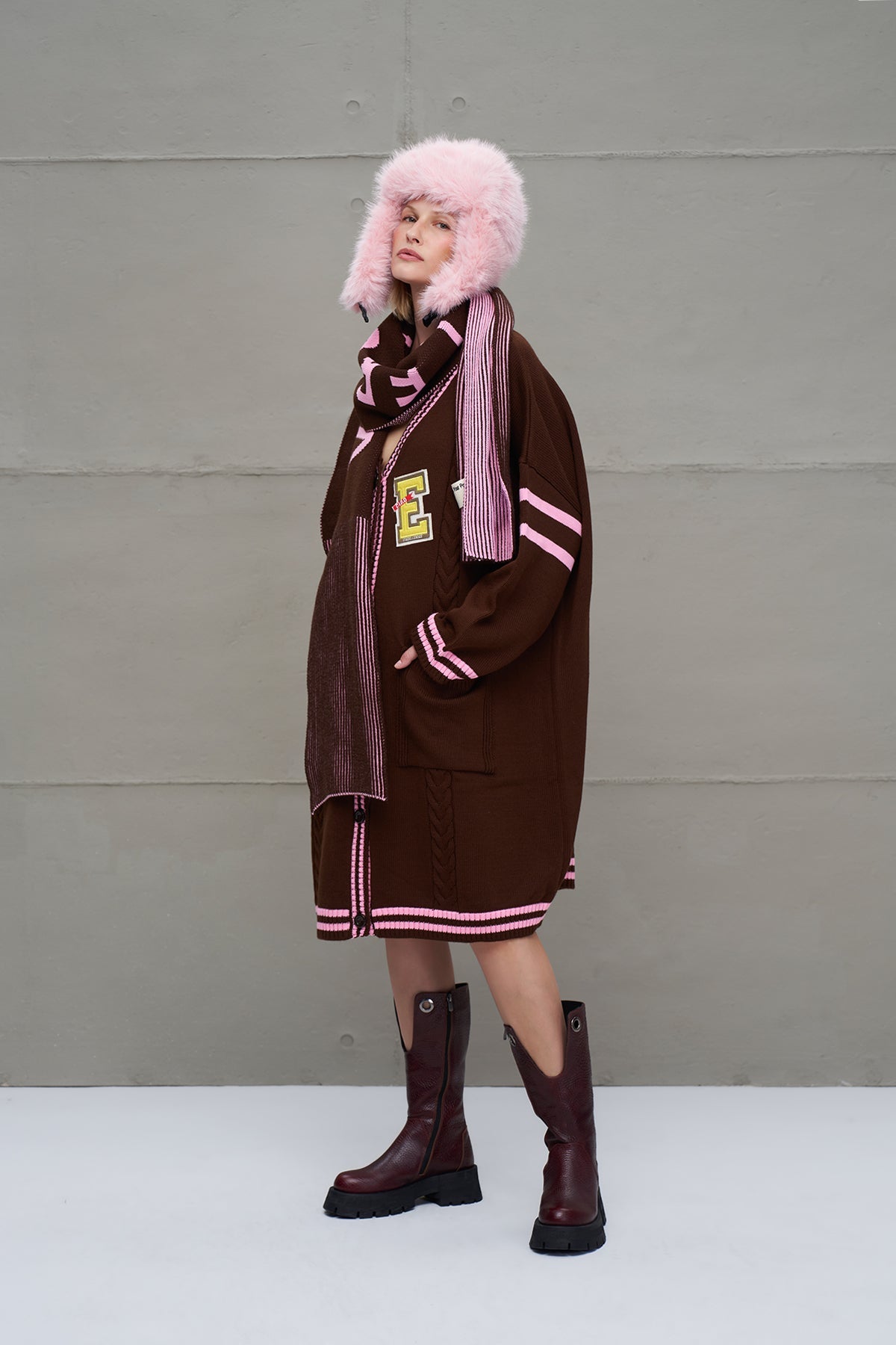 Brown Light Pink Logo Striped Knit Scarf 18069