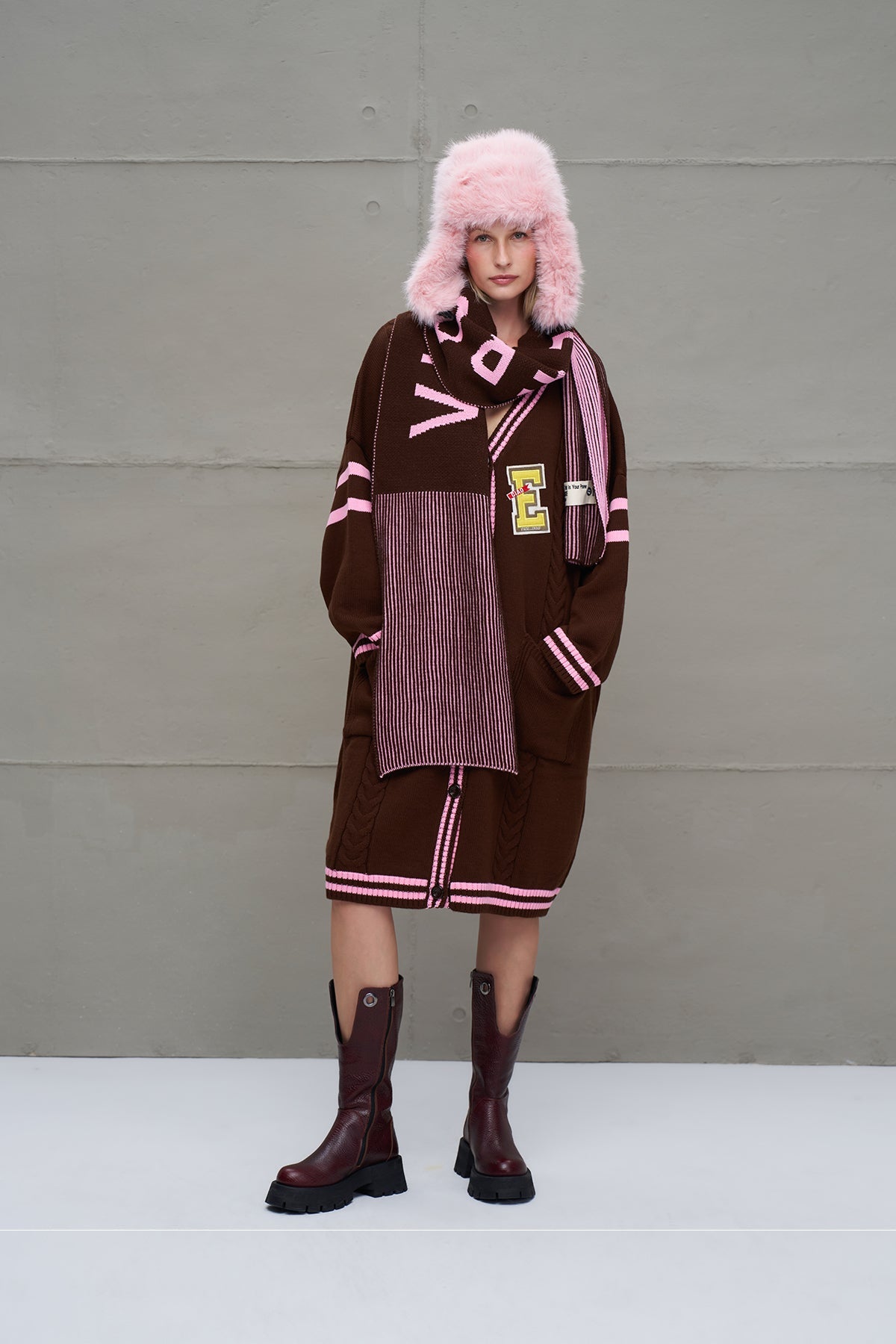 Brown Light Pink Logo Striped Knit Scarf 18069