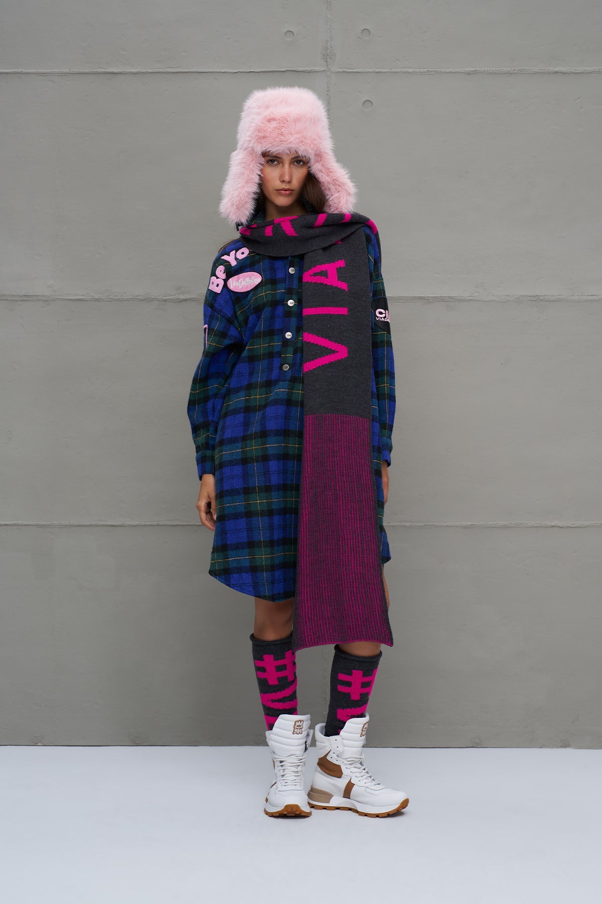 Anthracite Neon Pink Logo Striped Knit Scarf 18069