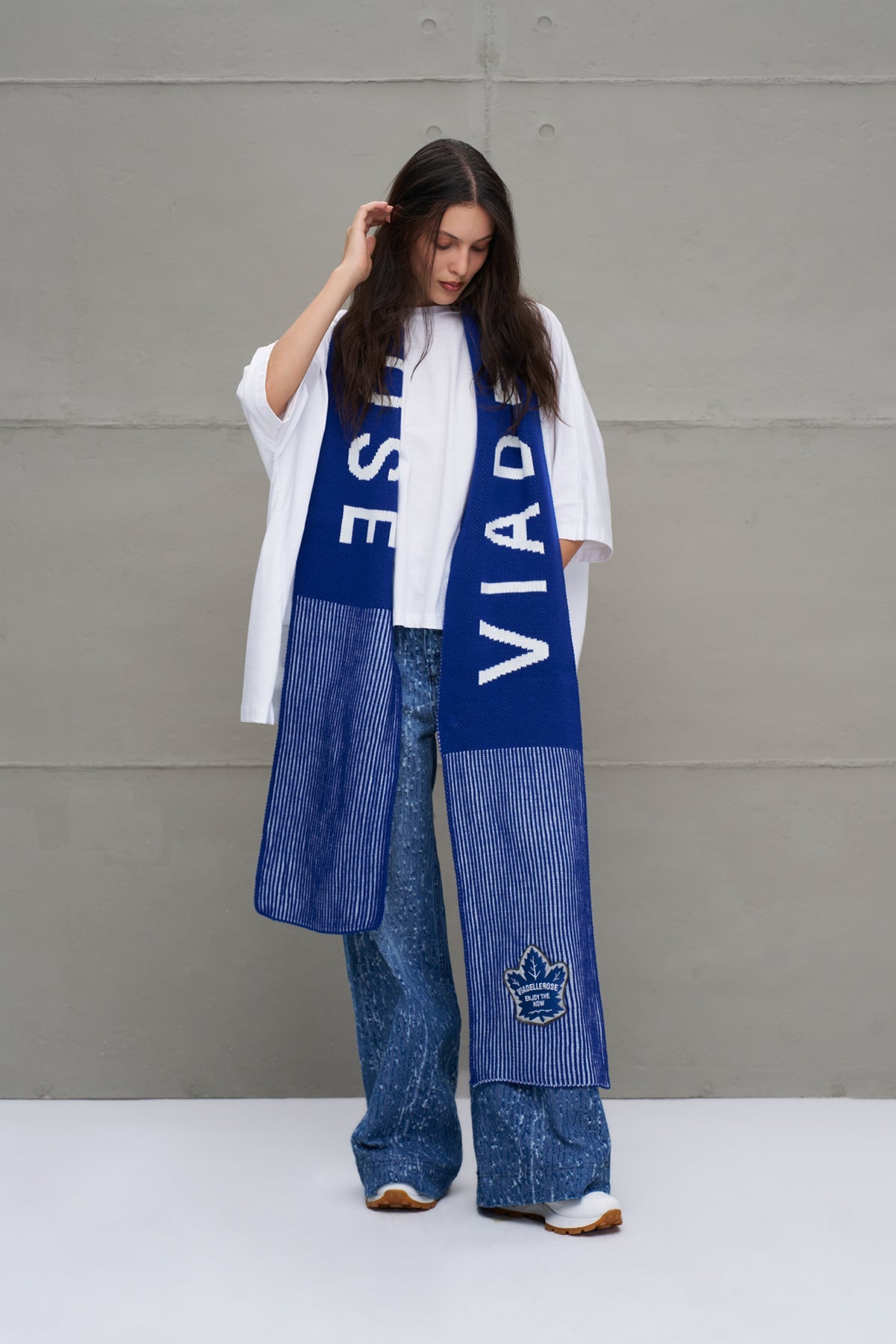 Royal White Logo Striped Knit Scarf 18069