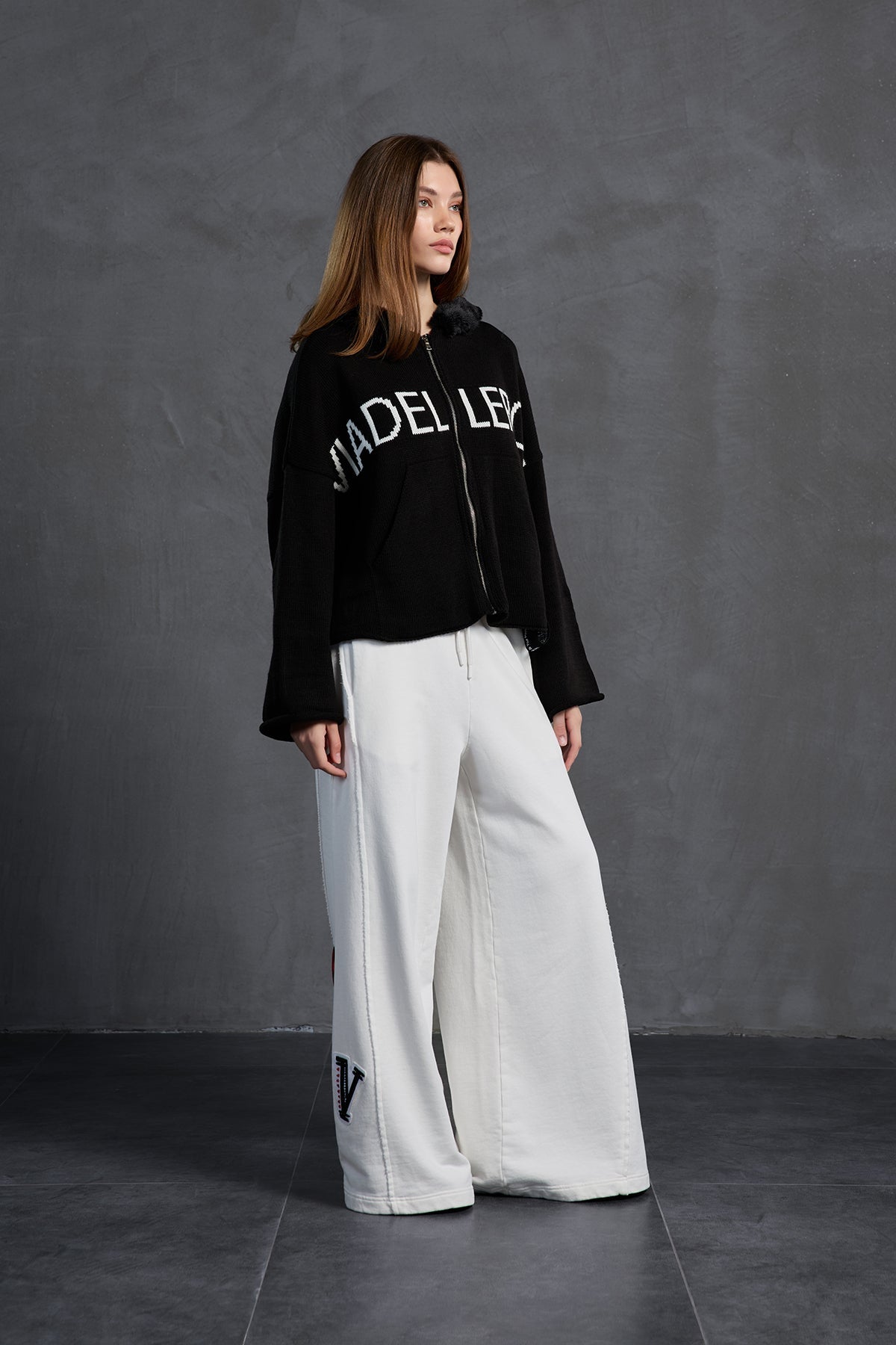 Black Zip-up Lettering Oversized Knit Sweater 18076