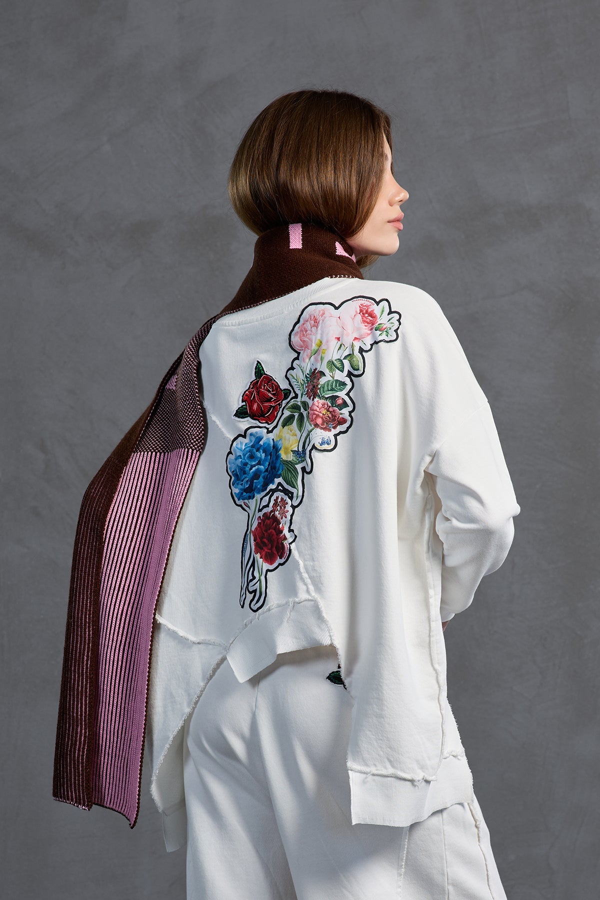 Off White Floral Oversized Sweatshirt 18157