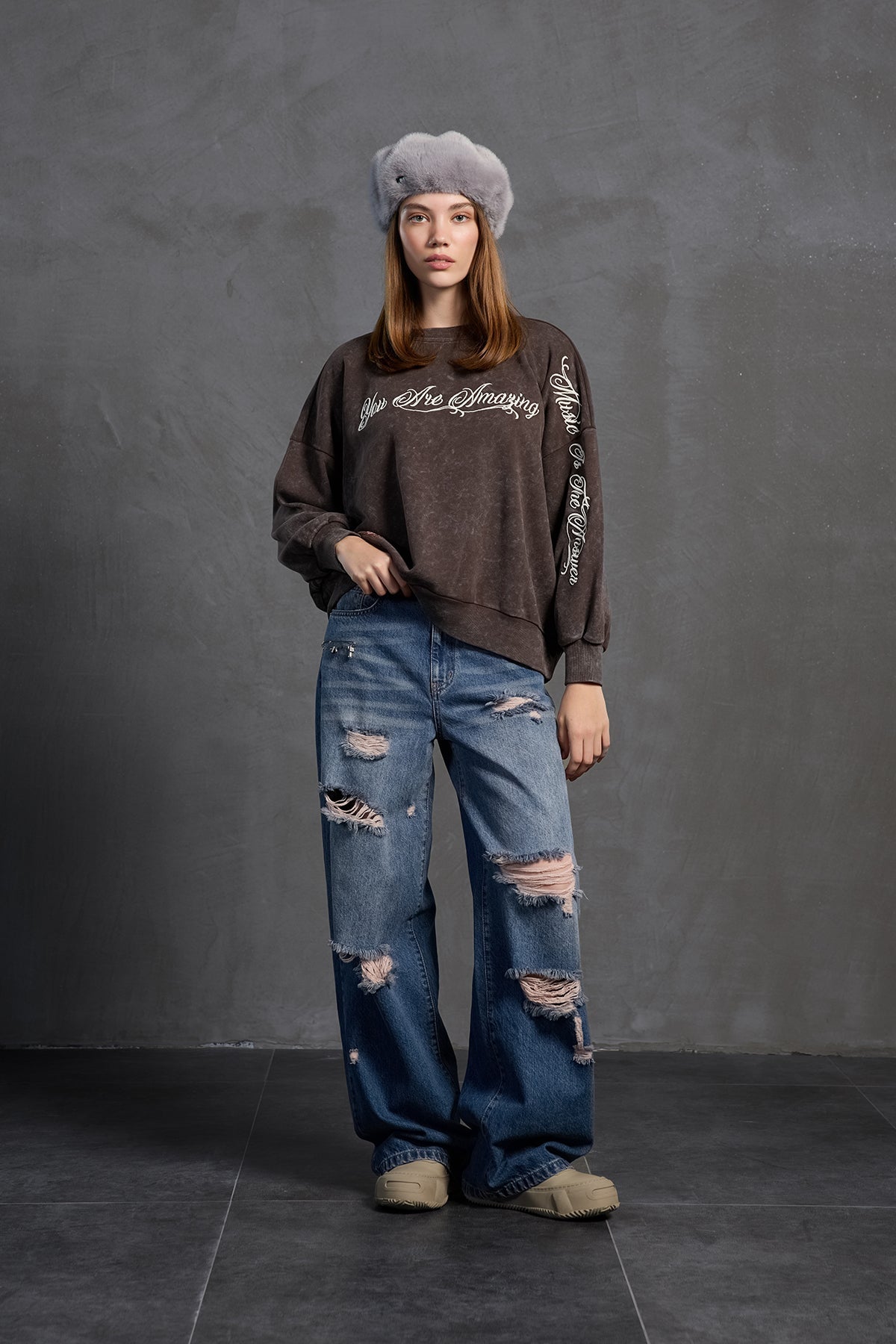 Brown Slogan-print Oversized Sweatshirt 18178