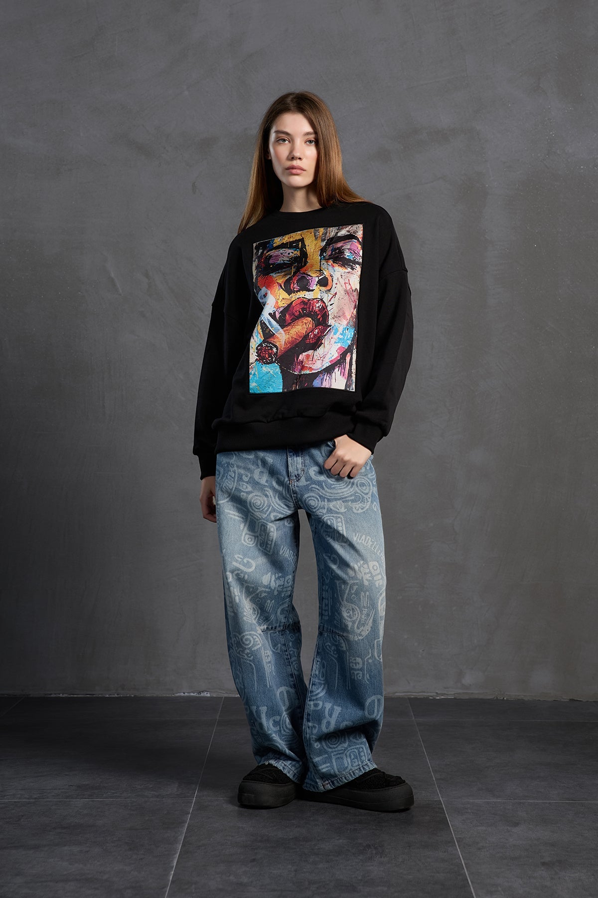 Black Pop-art Printed Oversized Sweatshirt 18216