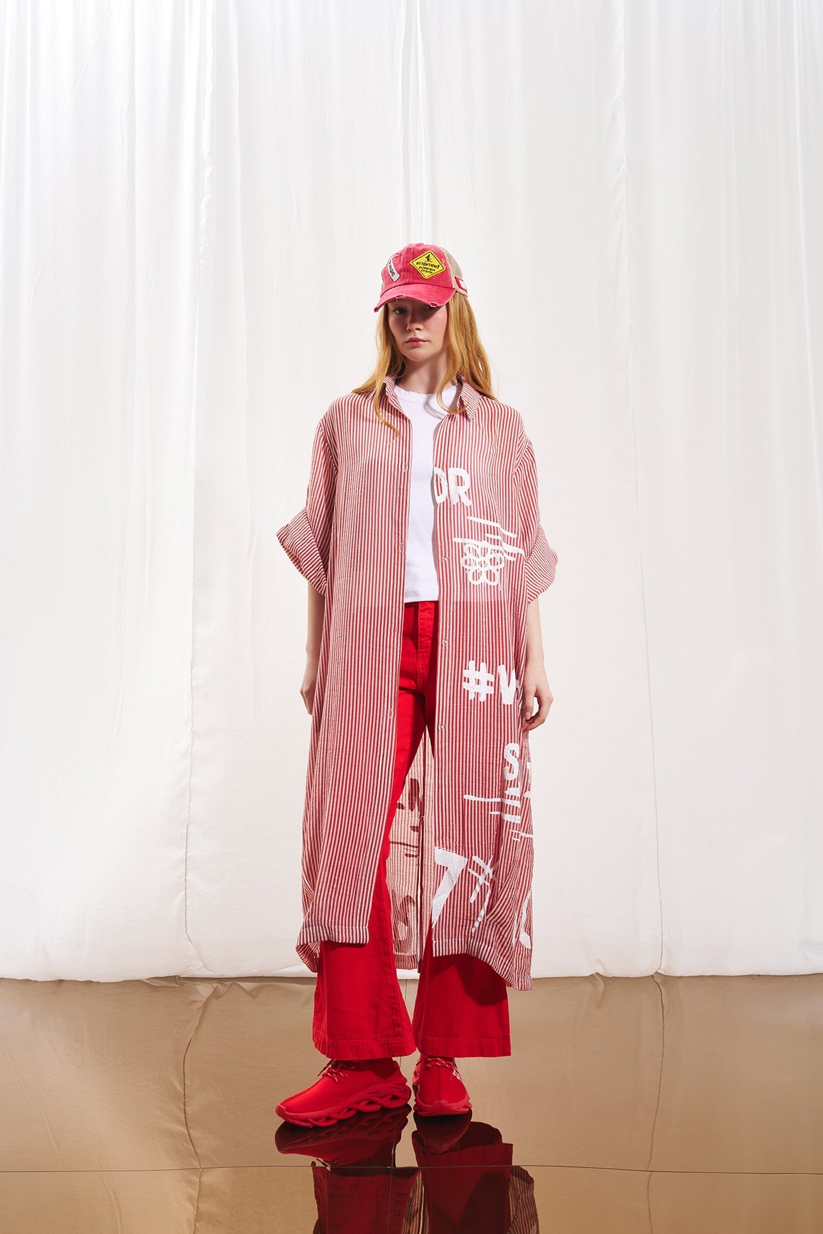 Red/beige Hat Bul