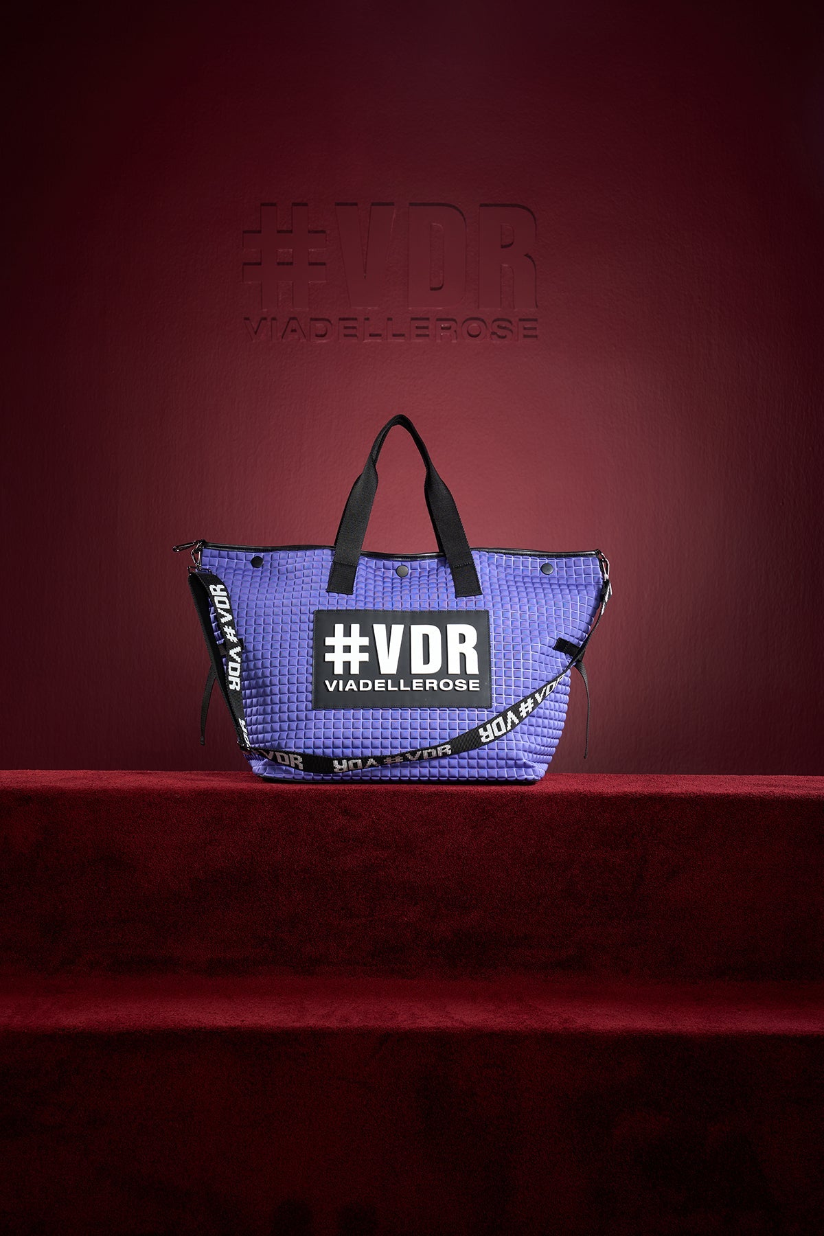 Viola Bag Monument4