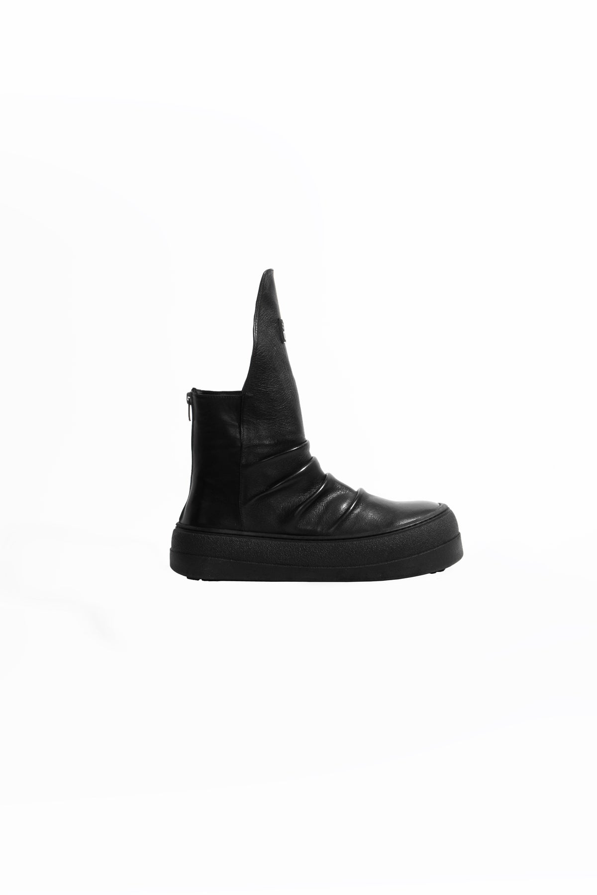 Black Boots Pei