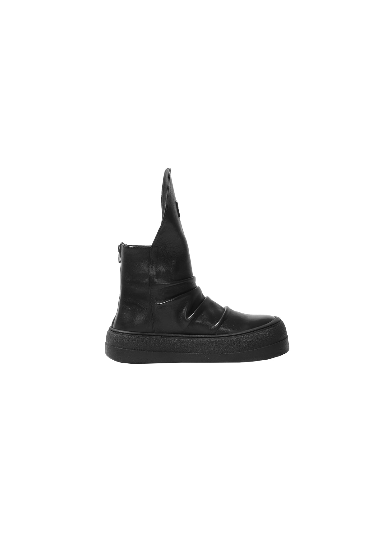 Black Boots Pei