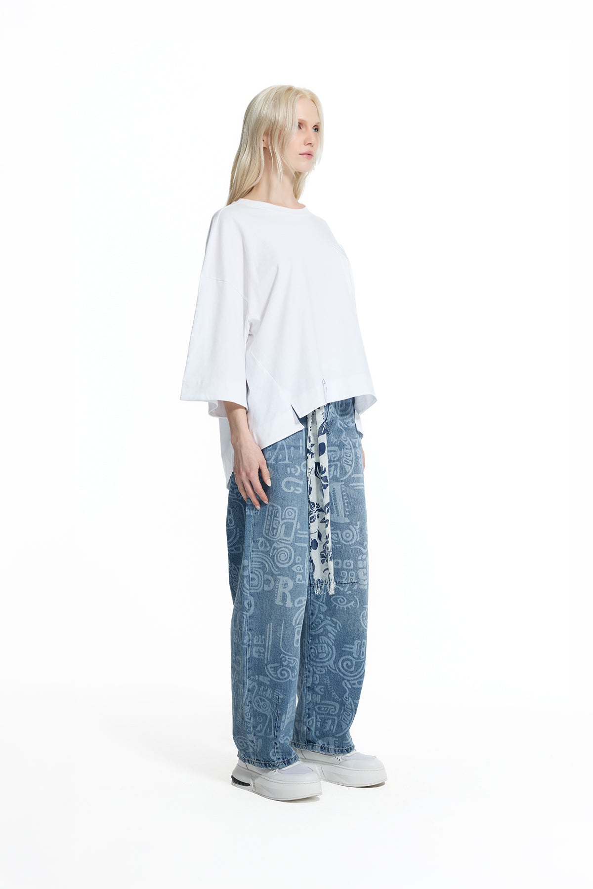 White Minimal Pocket Detail Oversized Silhouette T-shirt 19103