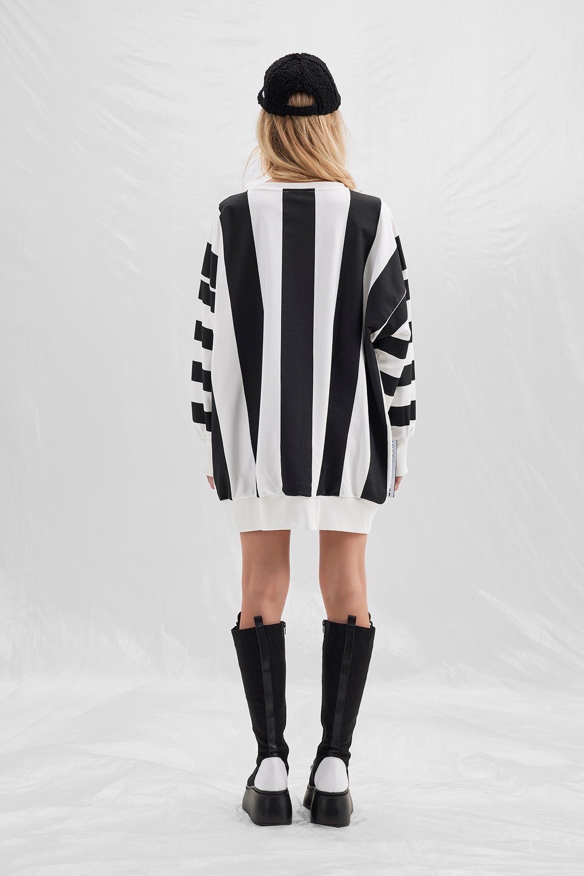 Off White Nero Sw-shirt 14398