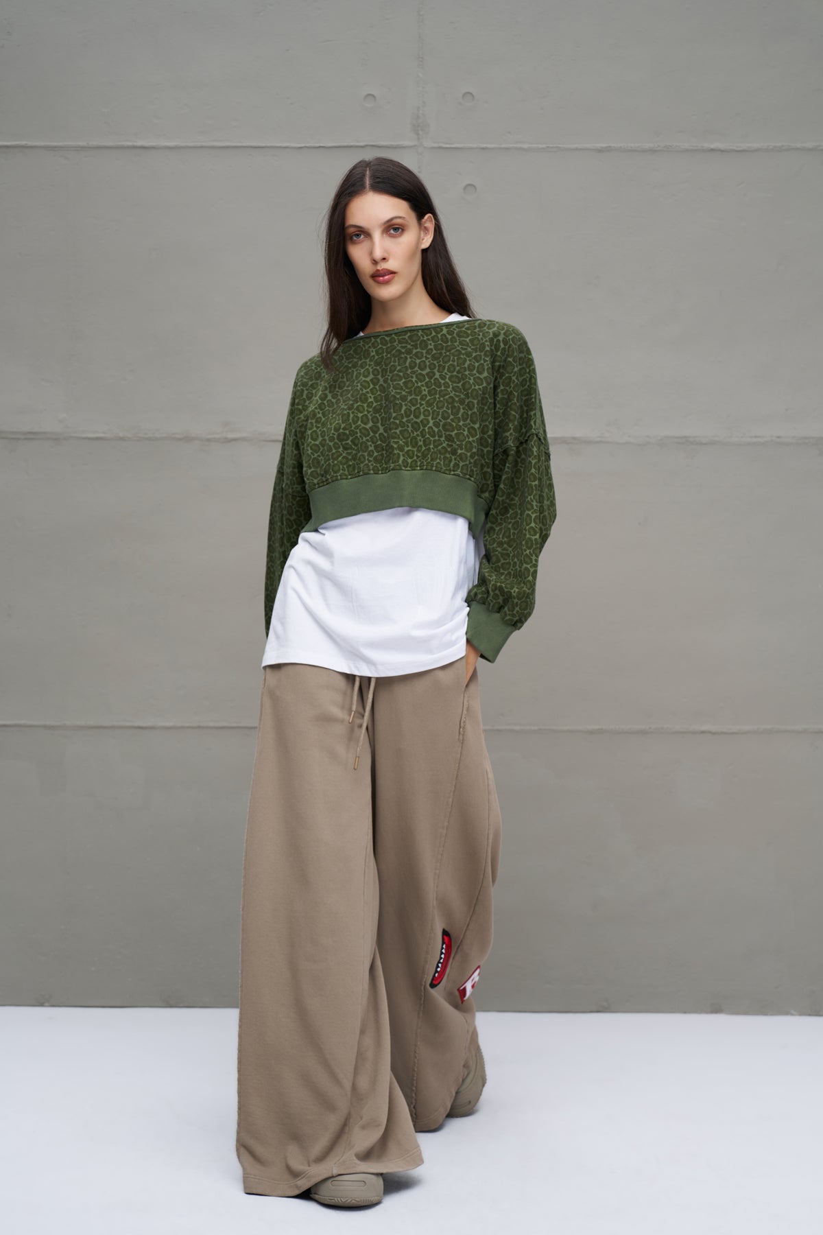 Green Sweatshirt 18013