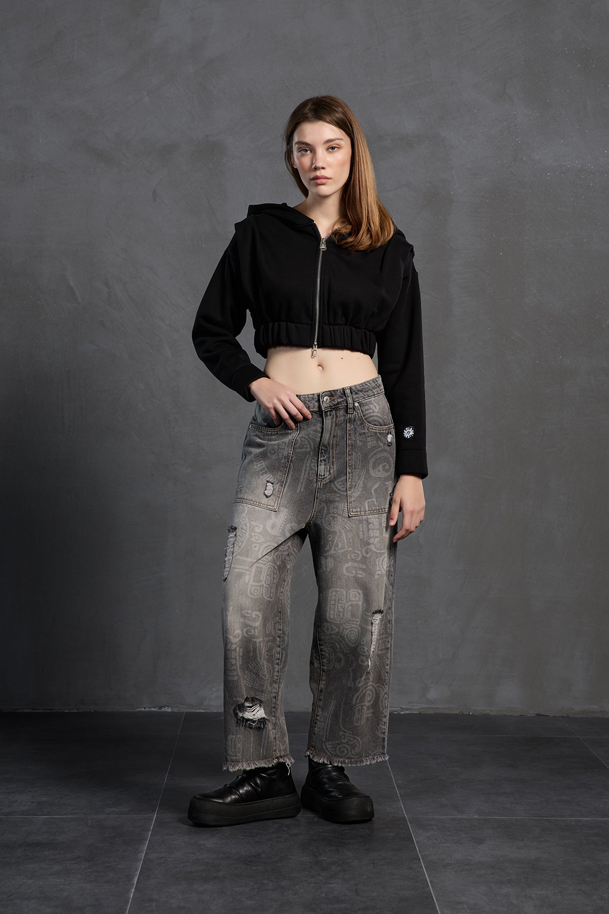 Black Zip-up Cropped Sweatshirt 18019