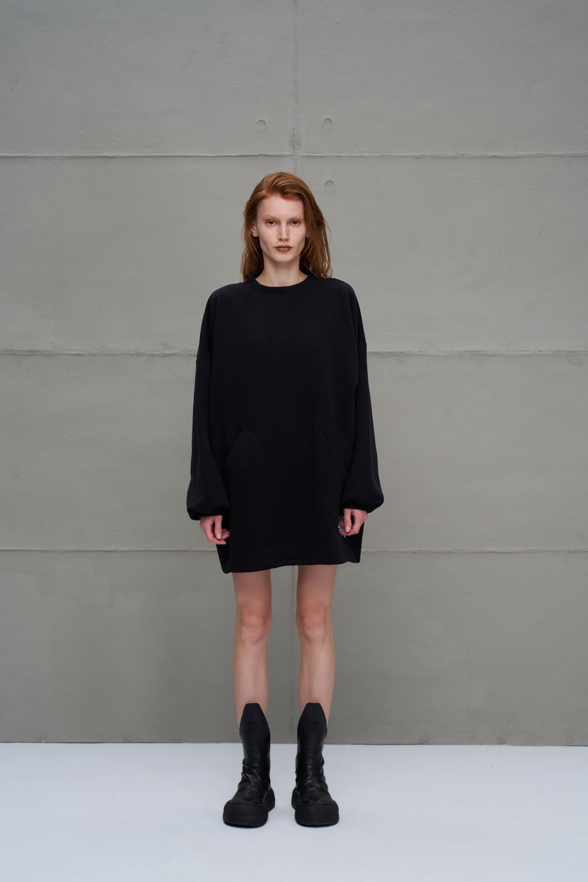 Black Sweatshirt 18022