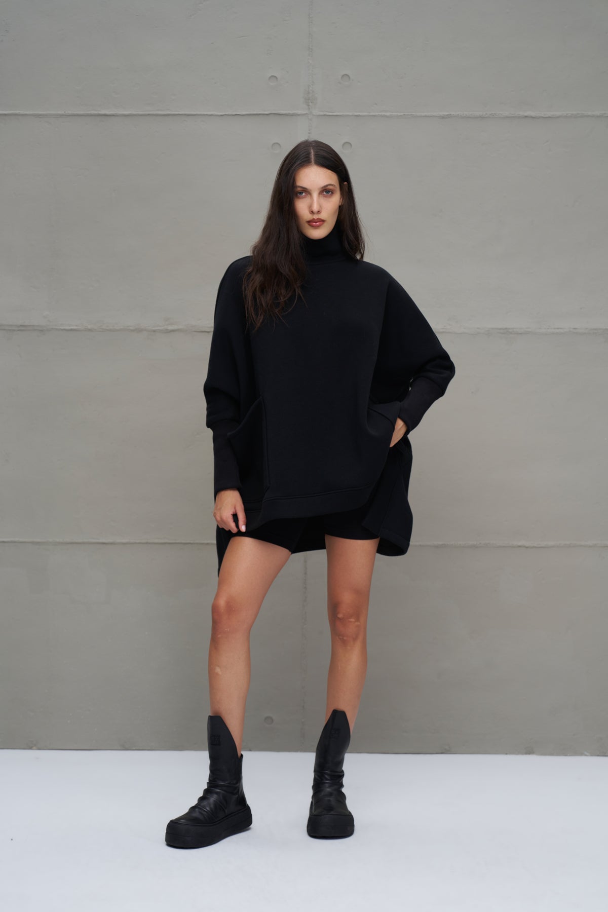 Black Sweatshirt 18045