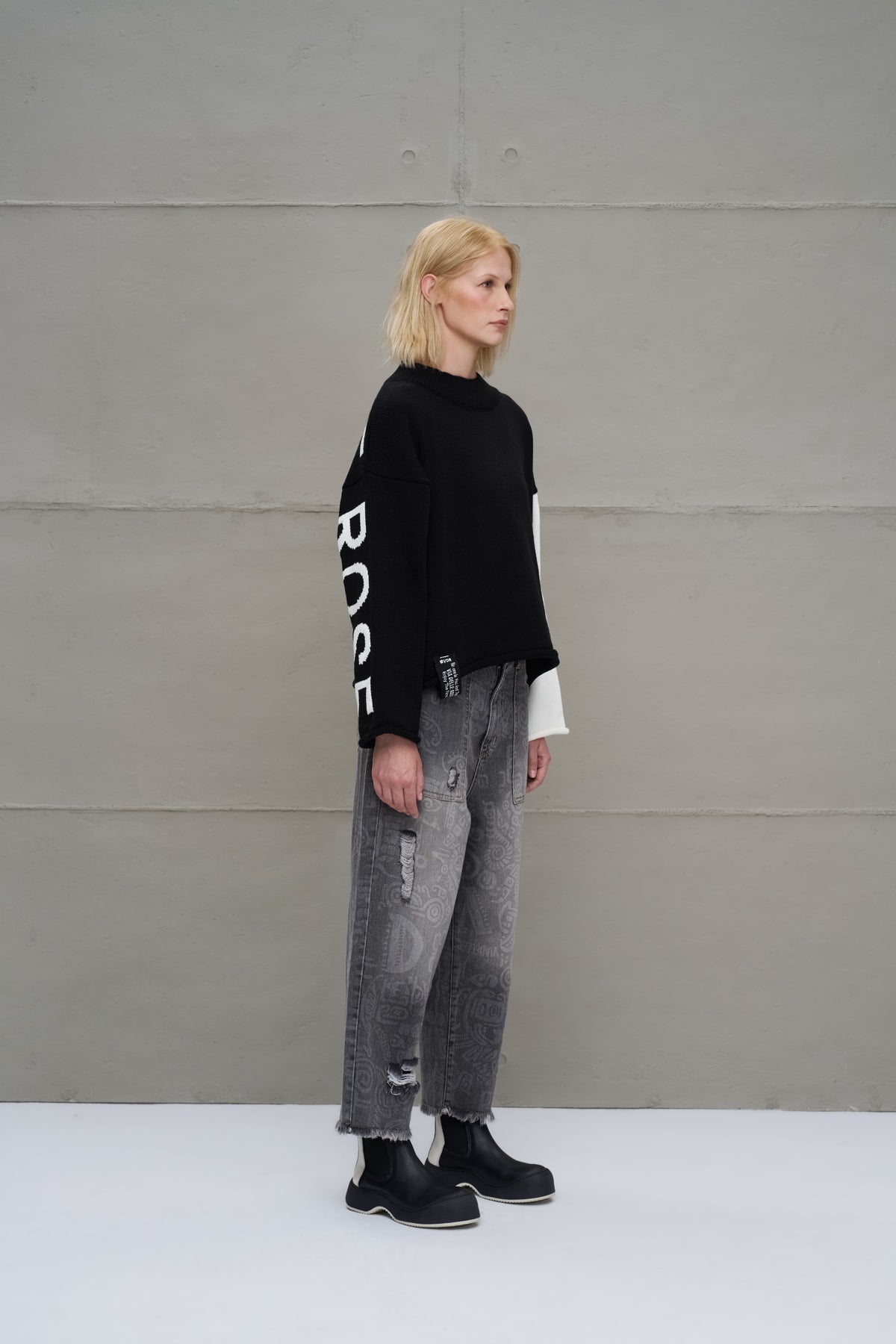 Black Off White Knit Sweater 18068