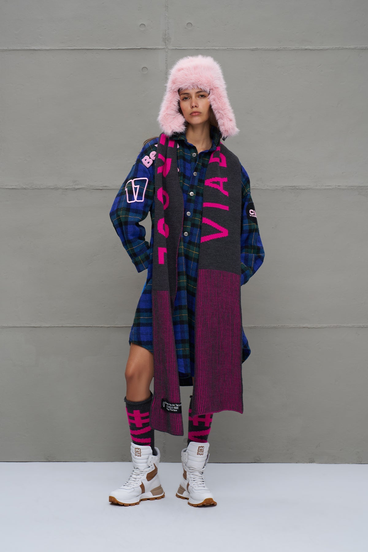 Anthracite Neon Pink Logo Striped Knit Scarf 18069