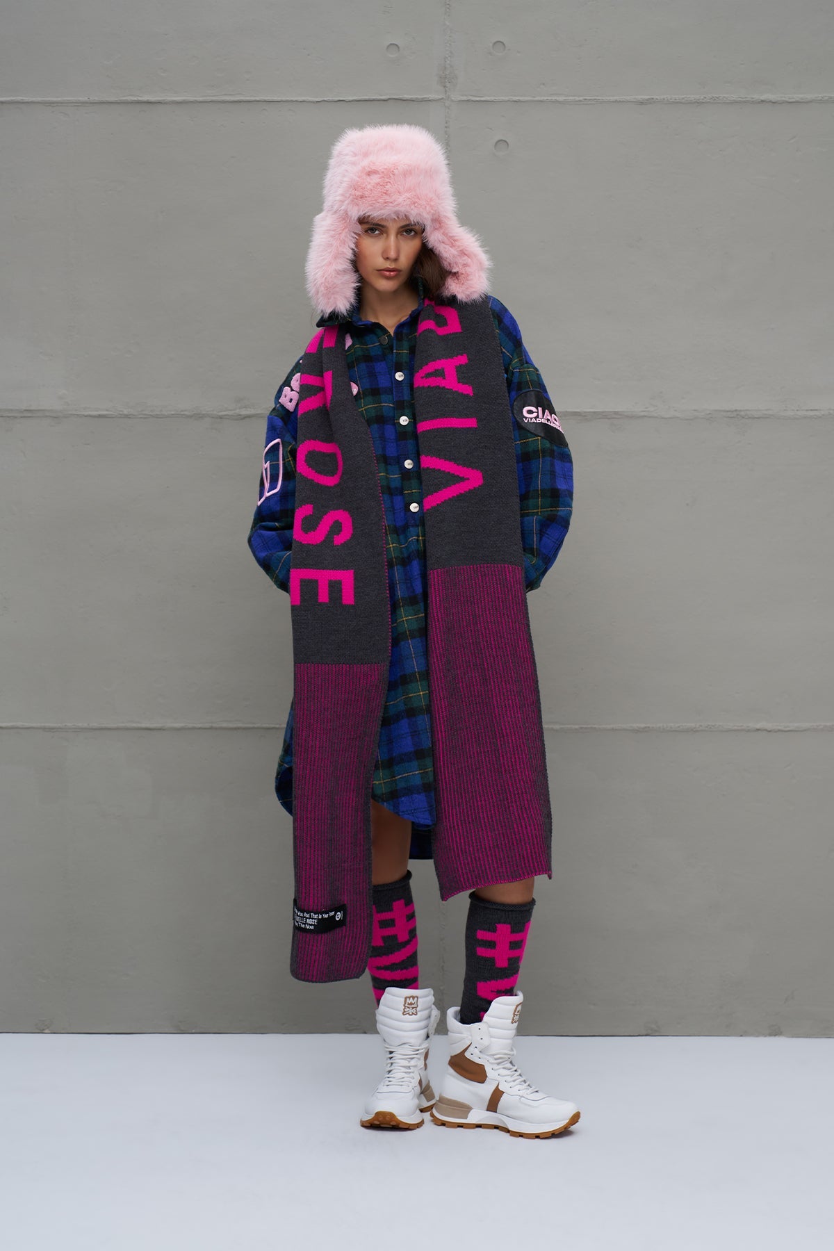 Anthracite Neon Pink Logo Striped Knit Scarf 18069