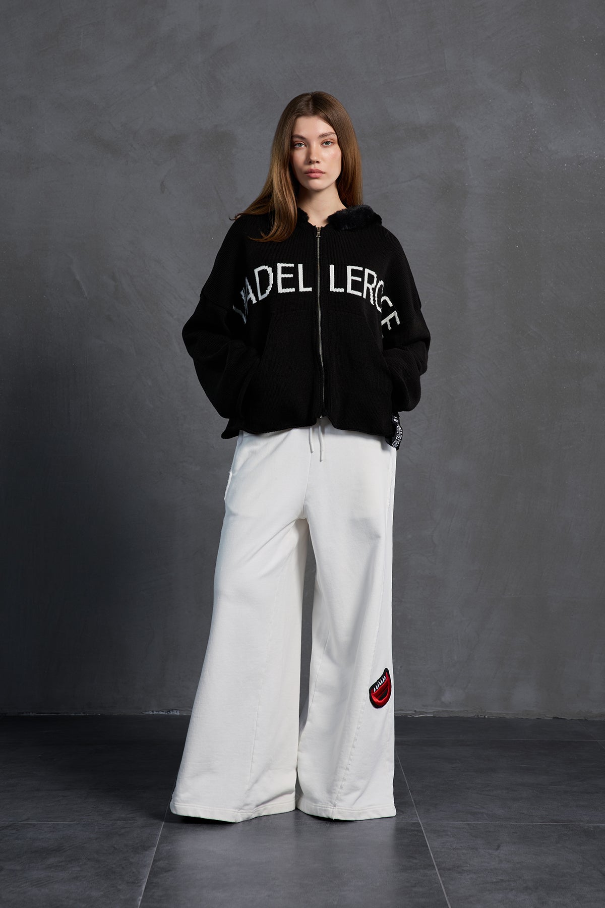 Black Zip-up Lettering Oversized Knit Sweater 18076