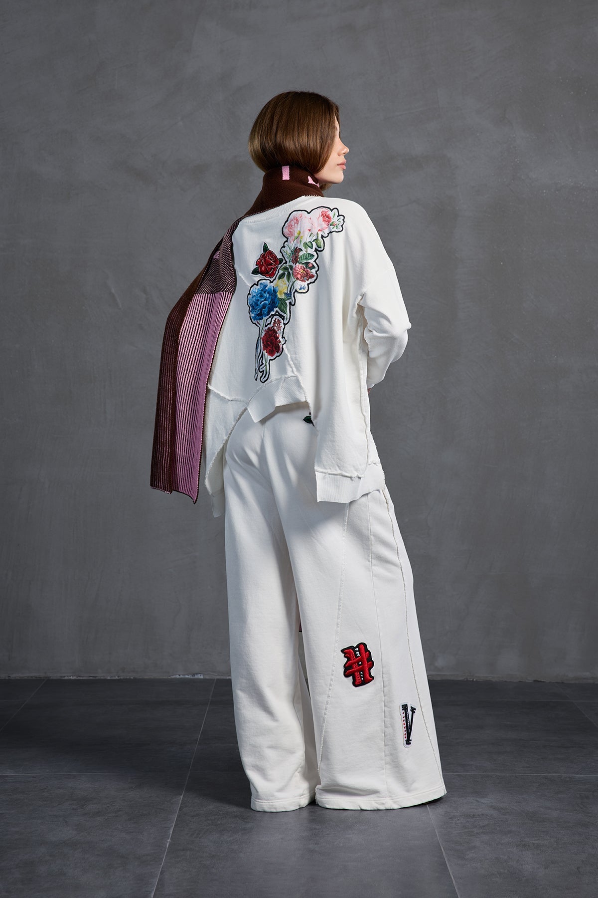 Off White Floral Oversized Sweatshirt 18157