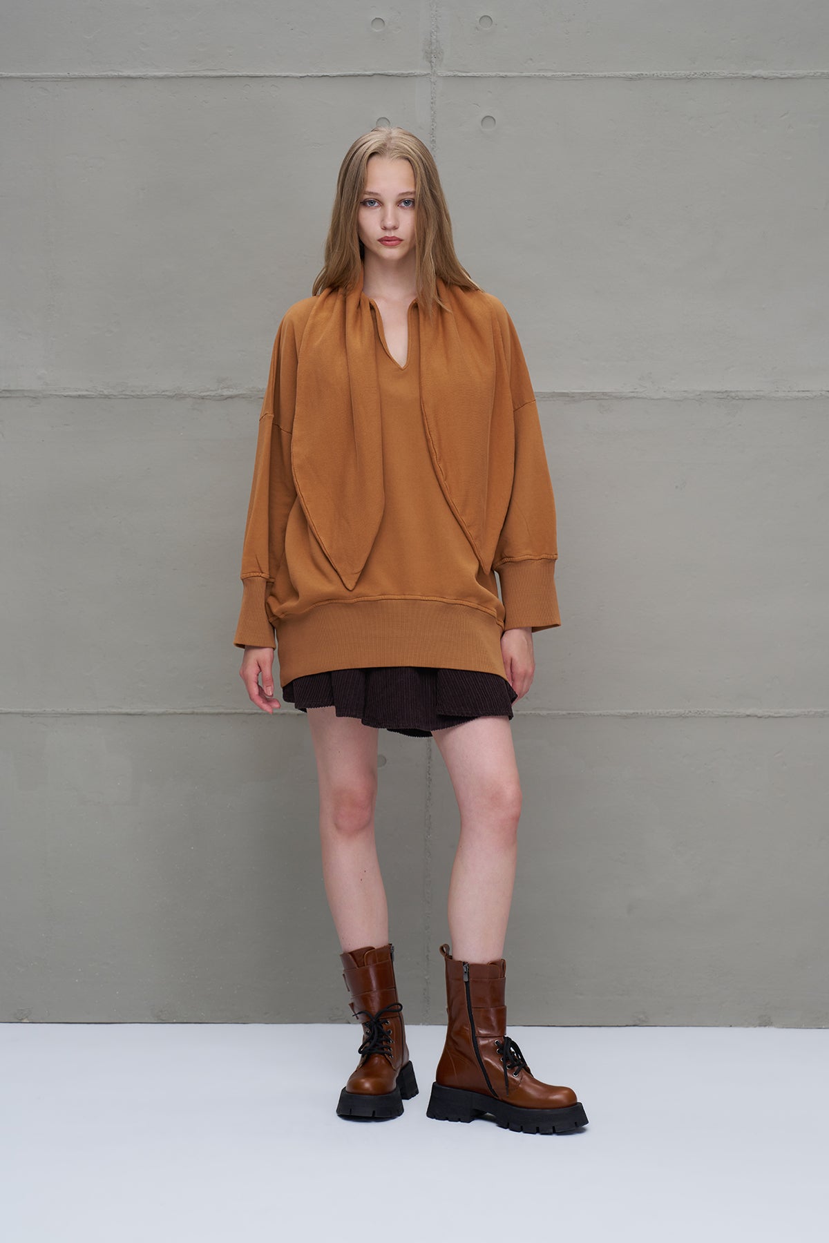 Camel Shawl-detail Oversized Sweatshirt 18162