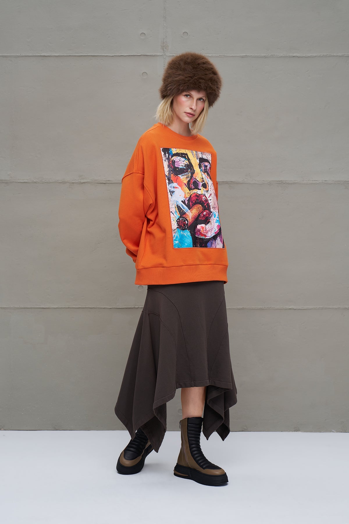 Orange Pop-art Printed Oversized Sweatshirt 18216